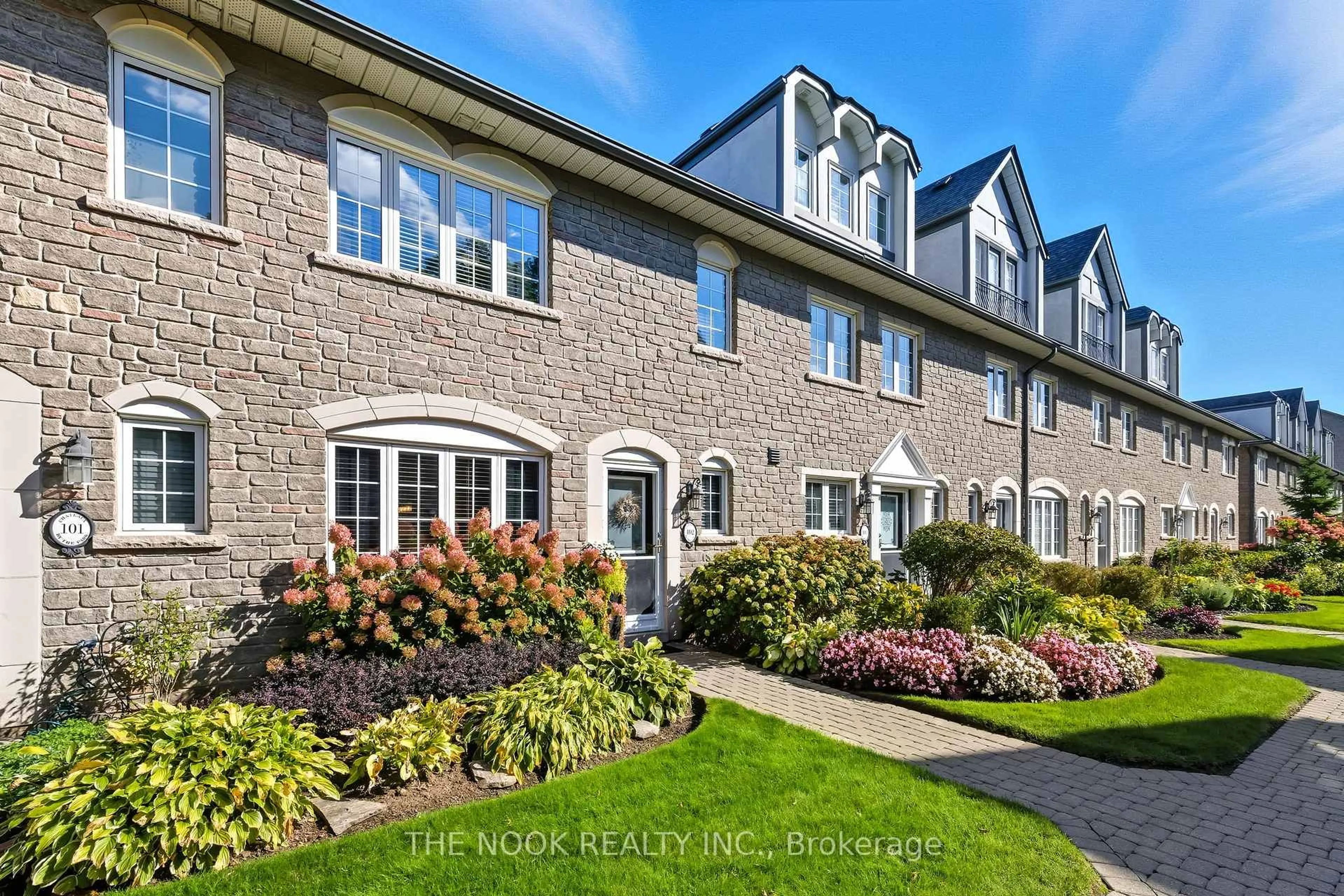 Unknown for 1995 Royal Rd #102, Pickering Ontario L1V 6V9