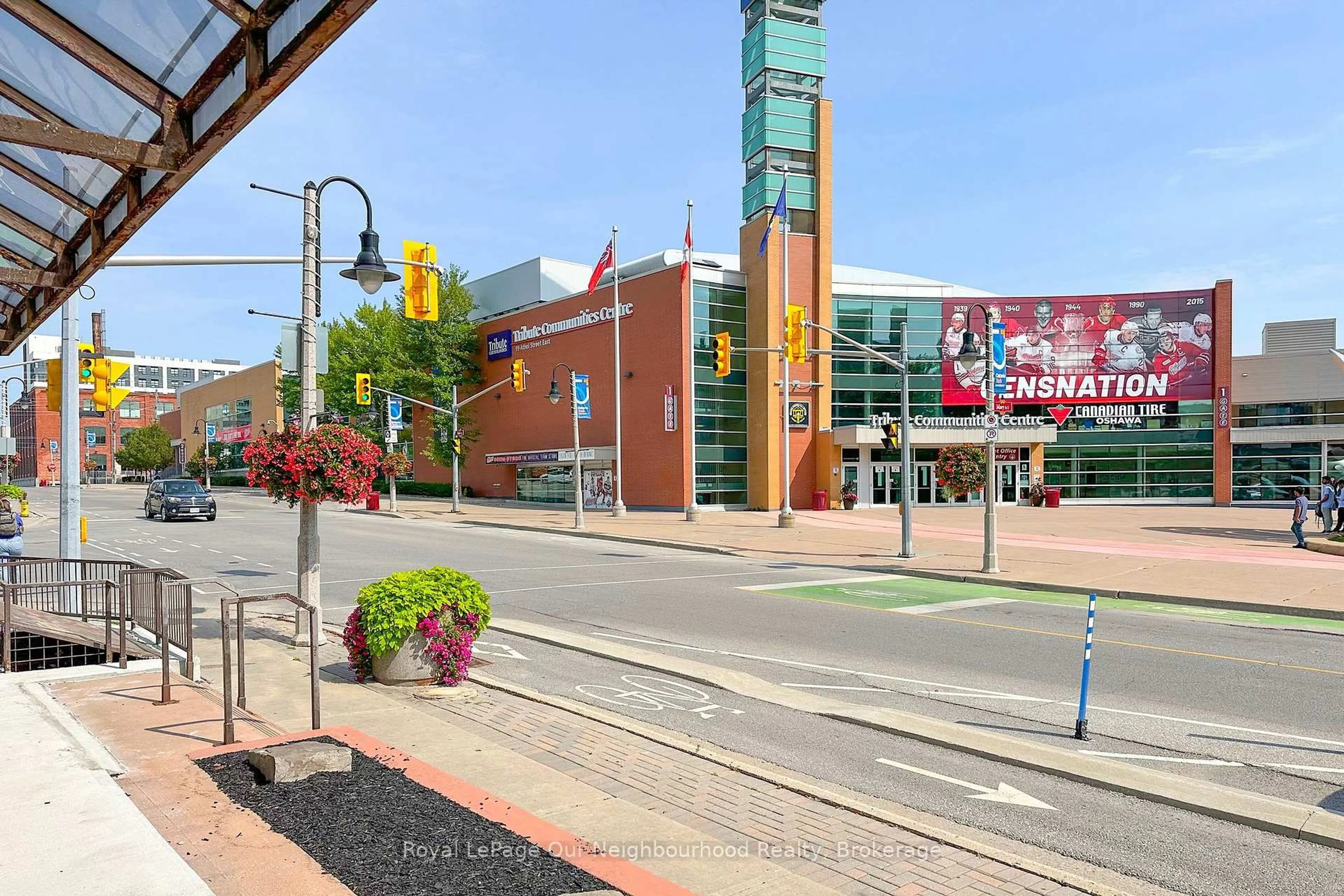 Patio, street for 80 Athol St #702, Oshawa Ontario L1H 8B7