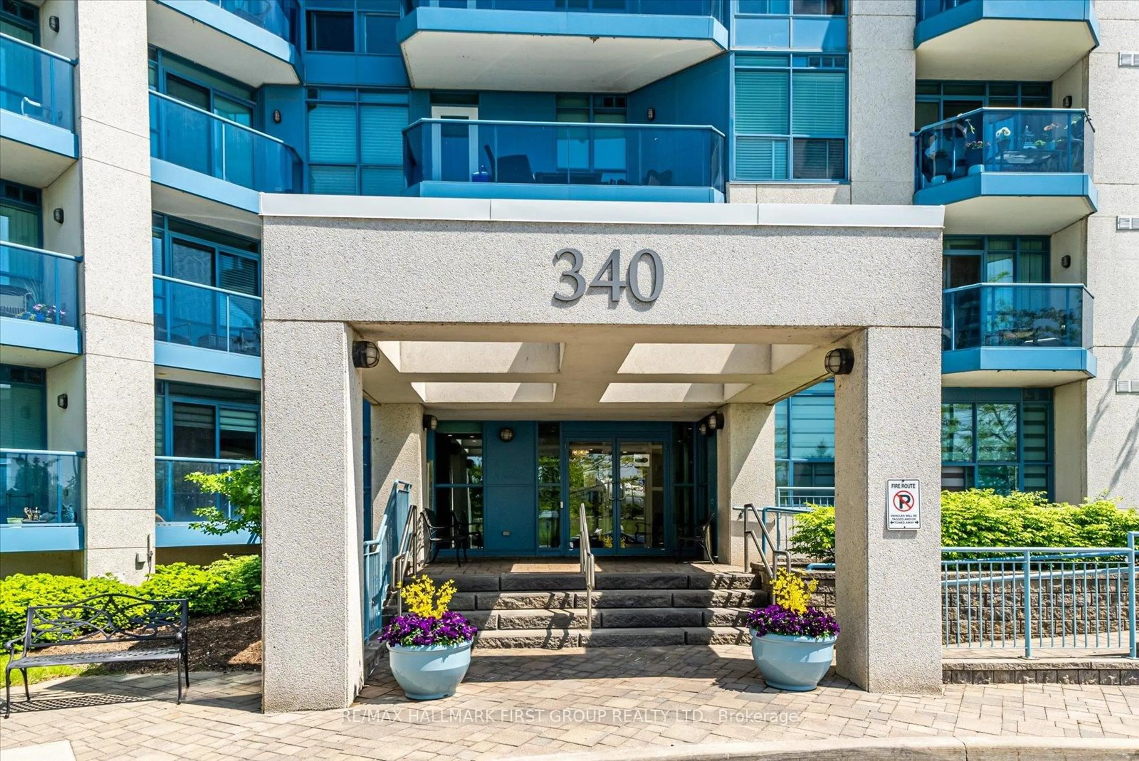 Indoor foyer for 340 Watson St #222, Whitby Ontario L1N 9G1