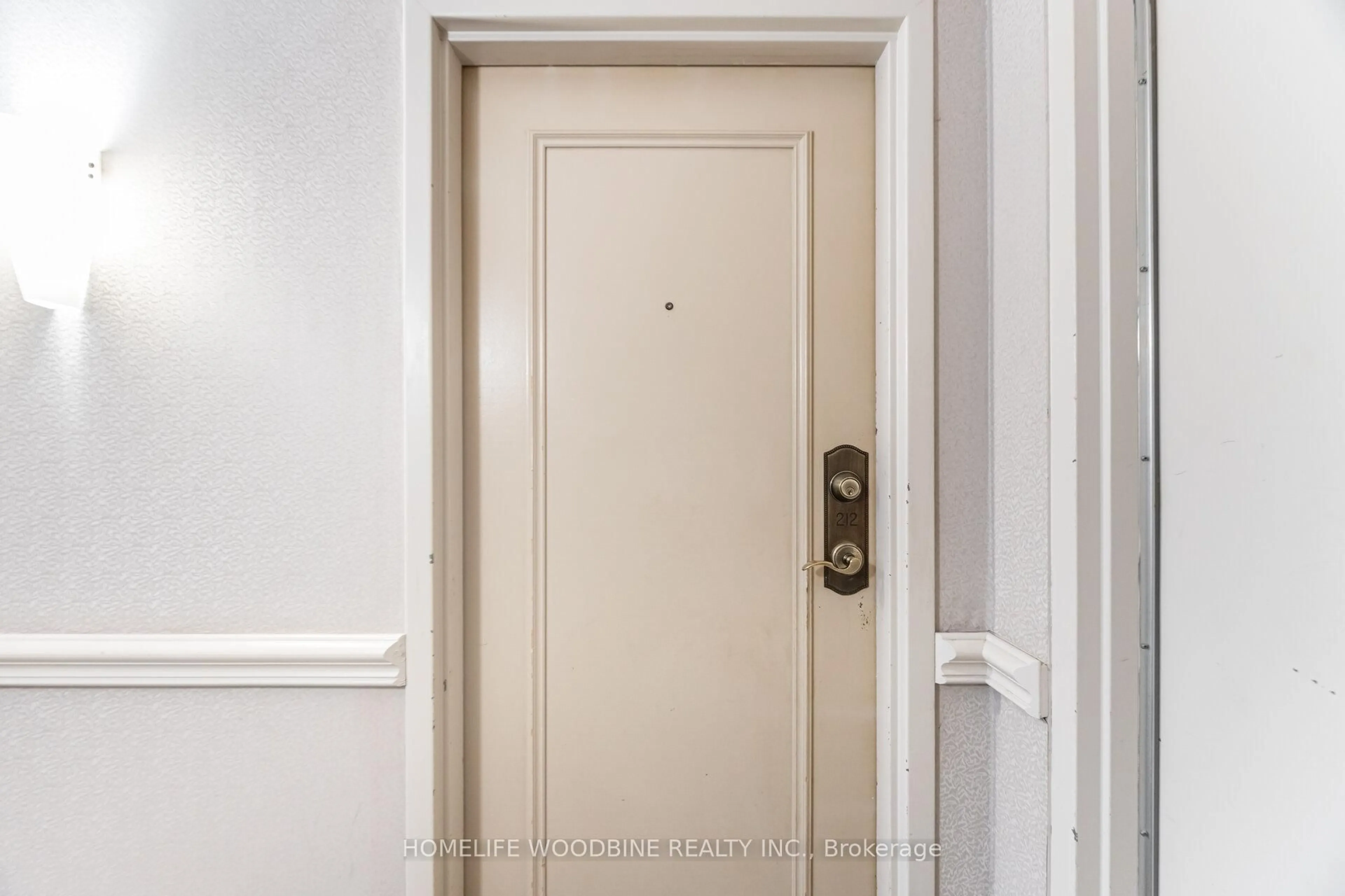 Indoor entryway for 30 Thunder Grve #212, Toronto Ontario M1V 4A3