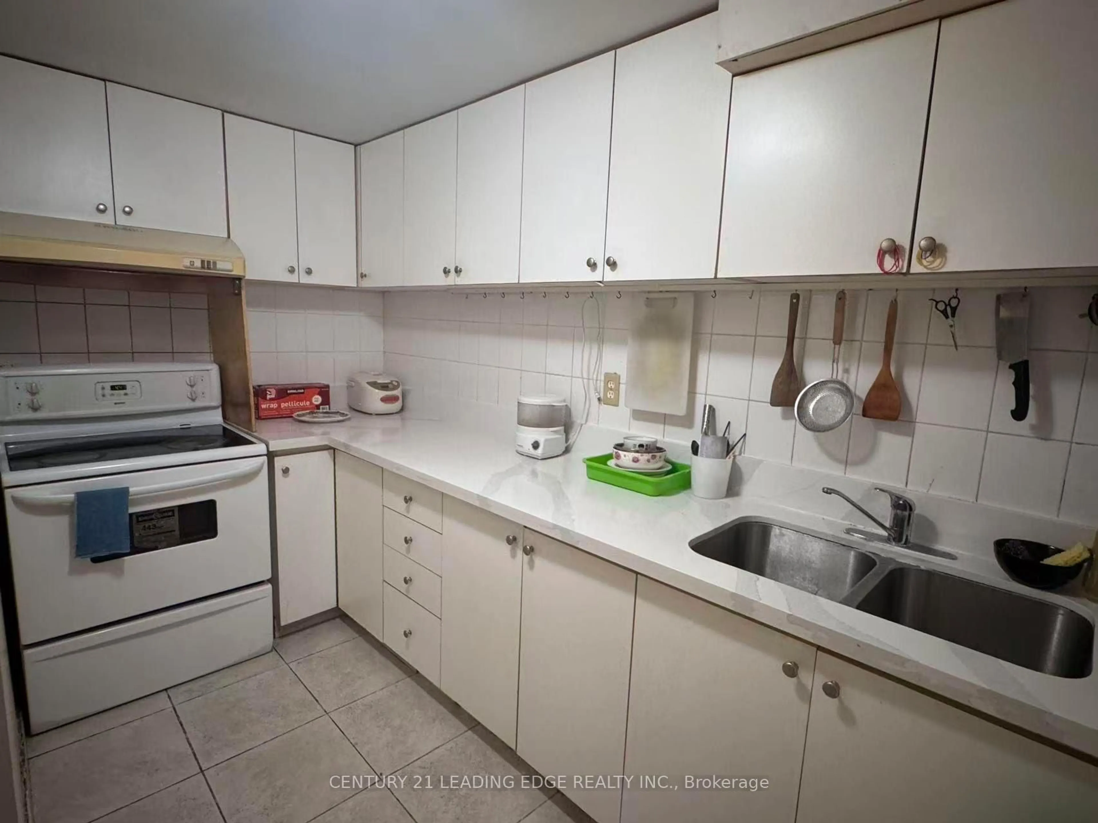 Standard kitchen, unknown for 134 Canongate Tr, Toronto Ontario M1V 3G9