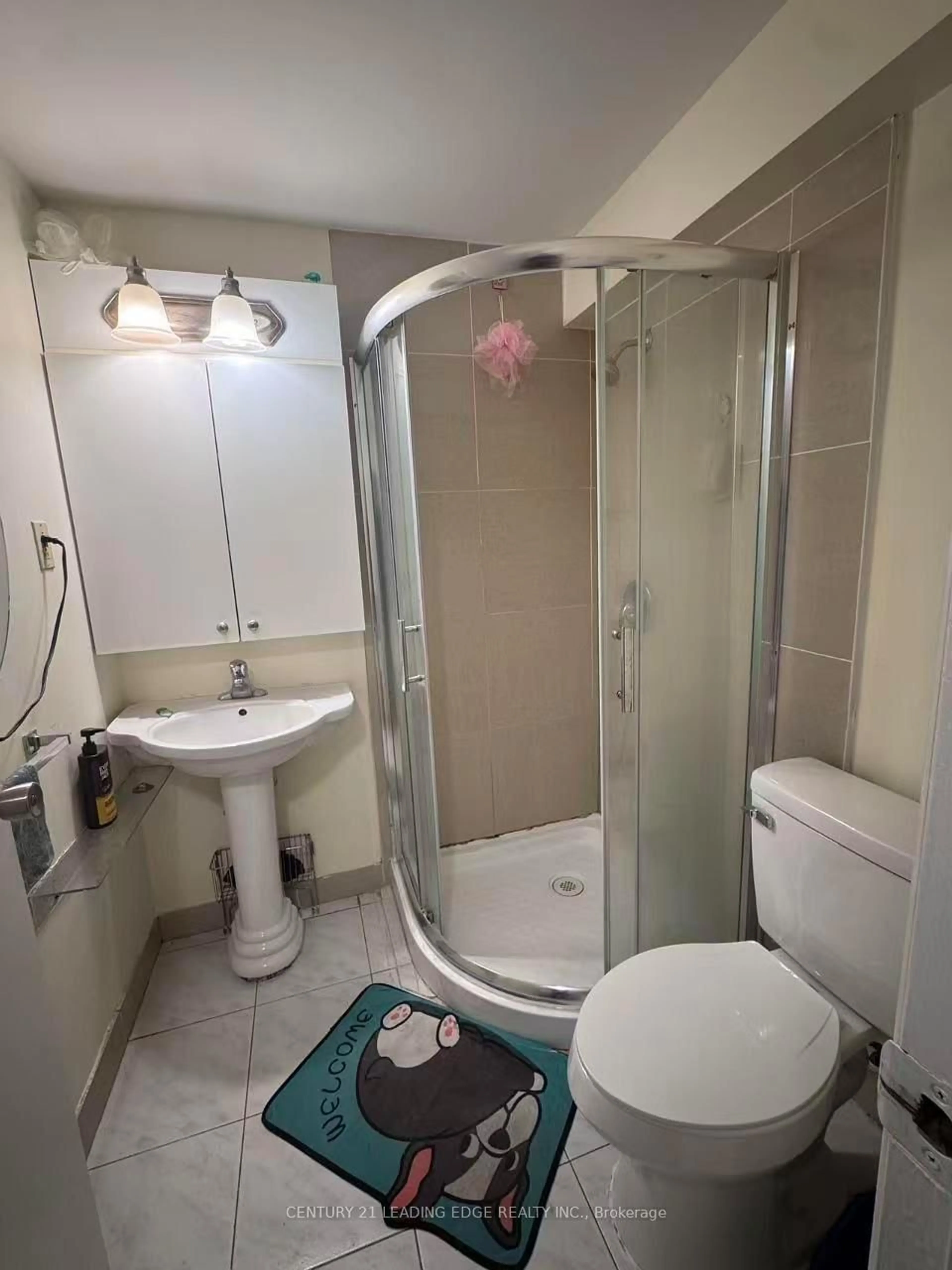 Standard bathroom, floor is not visible for 134 Canongate Tr, Toronto Ontario M1V 3G9