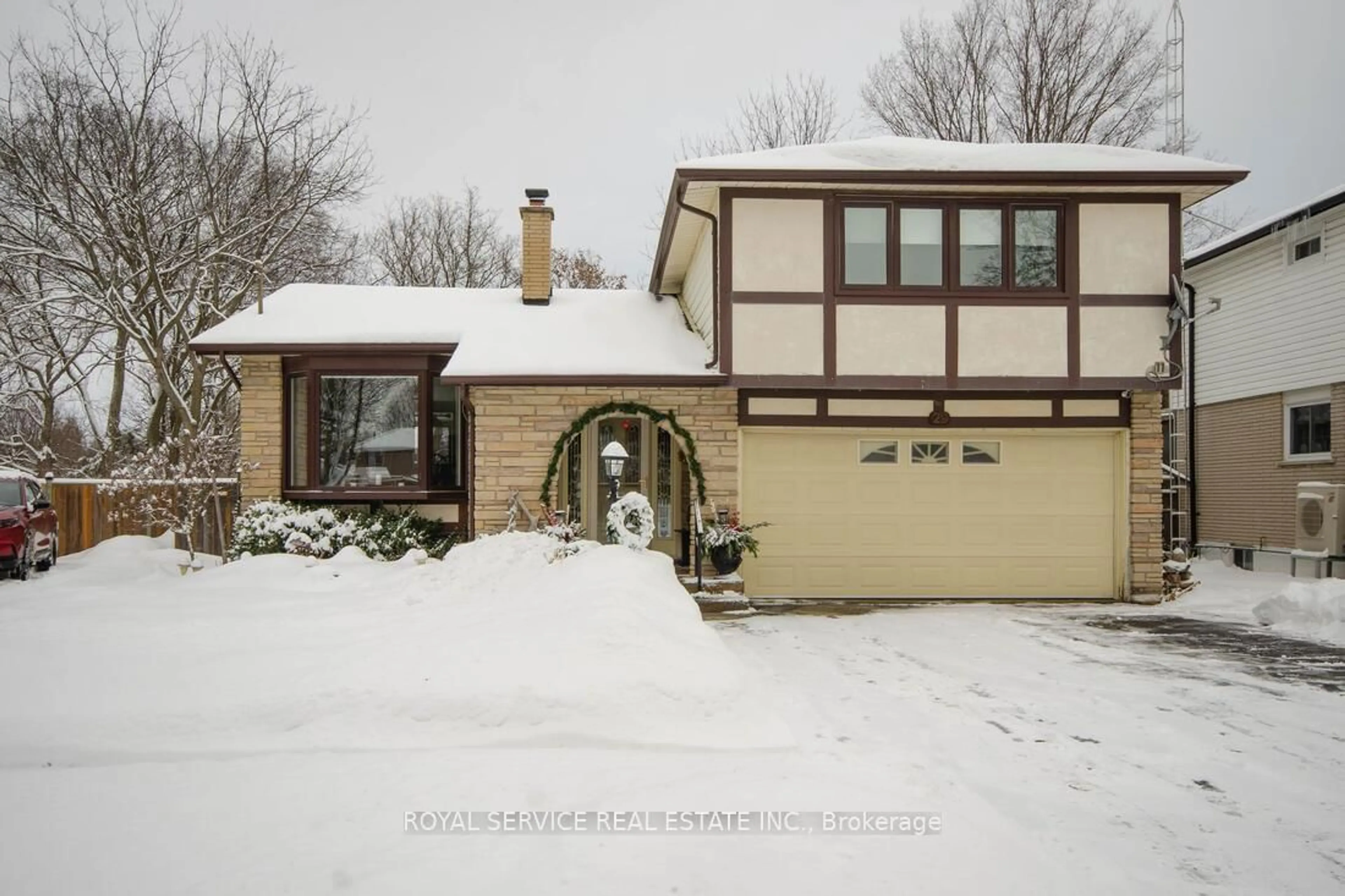 Unknown for 29 Cole Ave, Clarington Ontario L1C 1K4