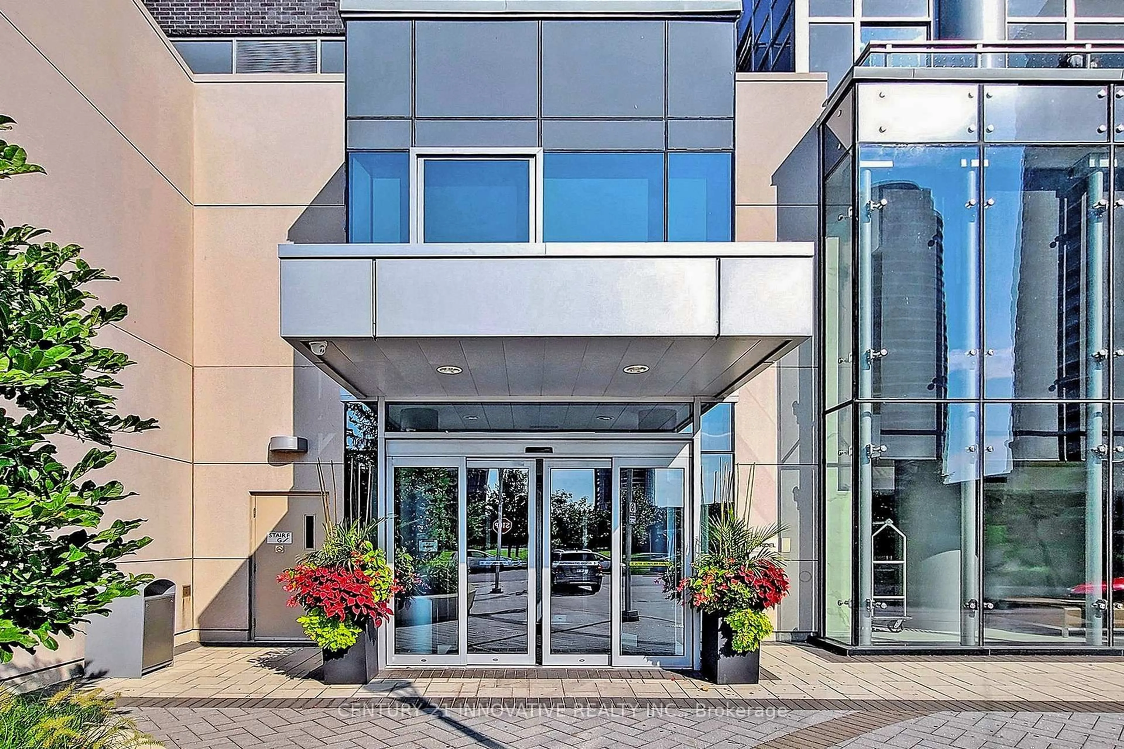 Indoor foyer for 255 Village Green Sq #1110, Toronto Ontario M1S 0L7