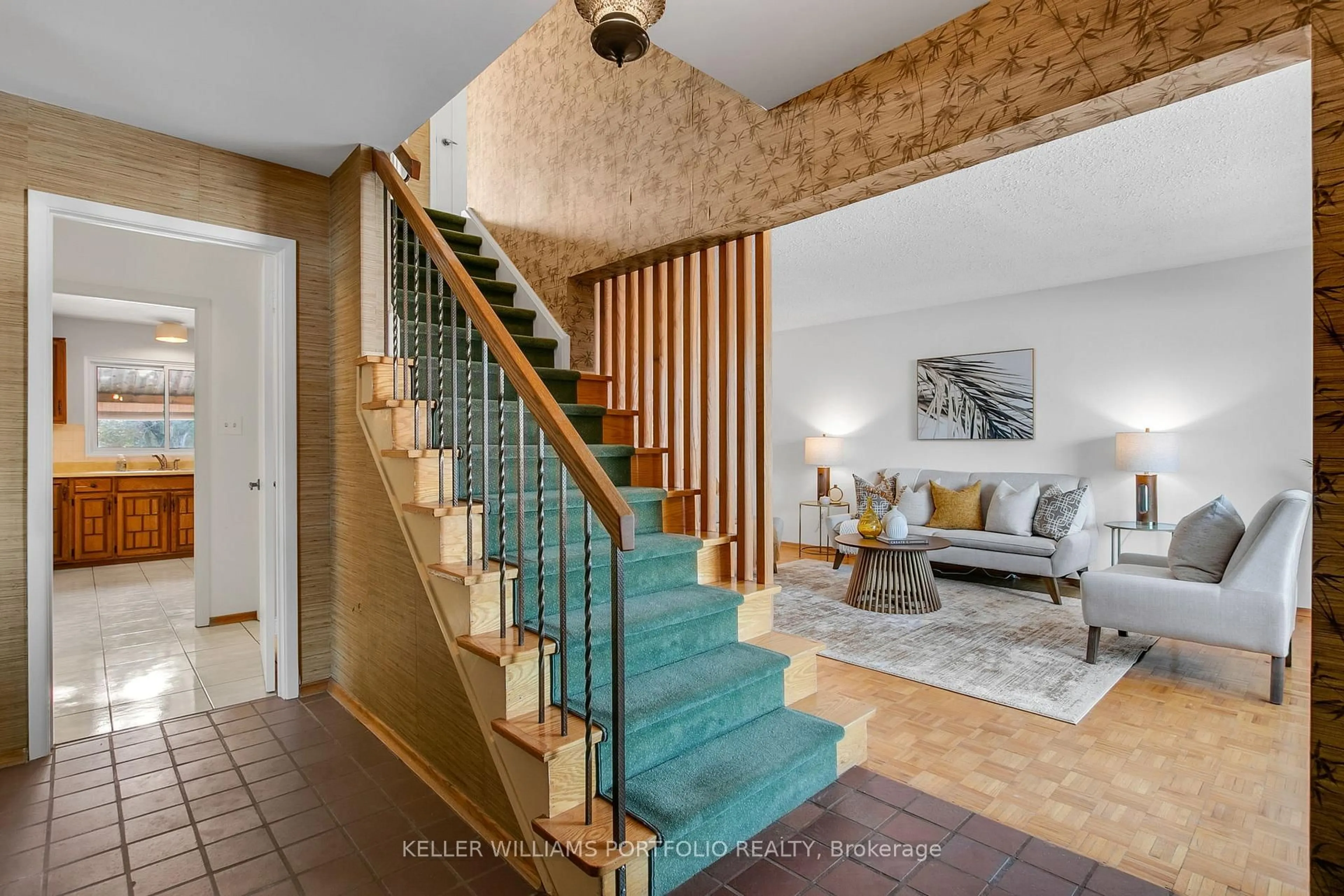 Indoor entryway for 26 Deerbrook Tr, Toronto Ontario M1W 1V4