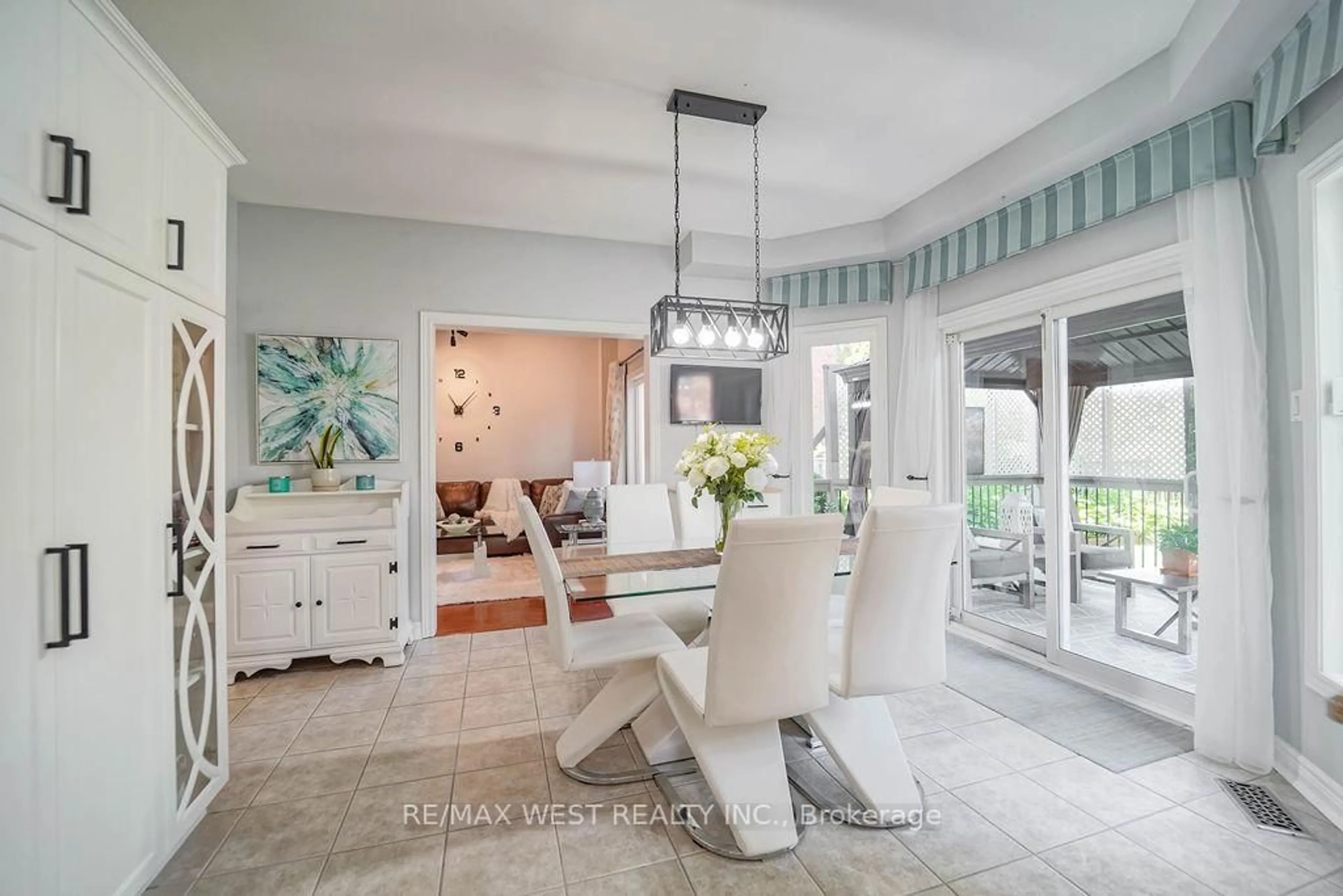 Dining room, ceramic/tile floor for 16 Tarsus Cres, Toronto Ontario M1C 2W7