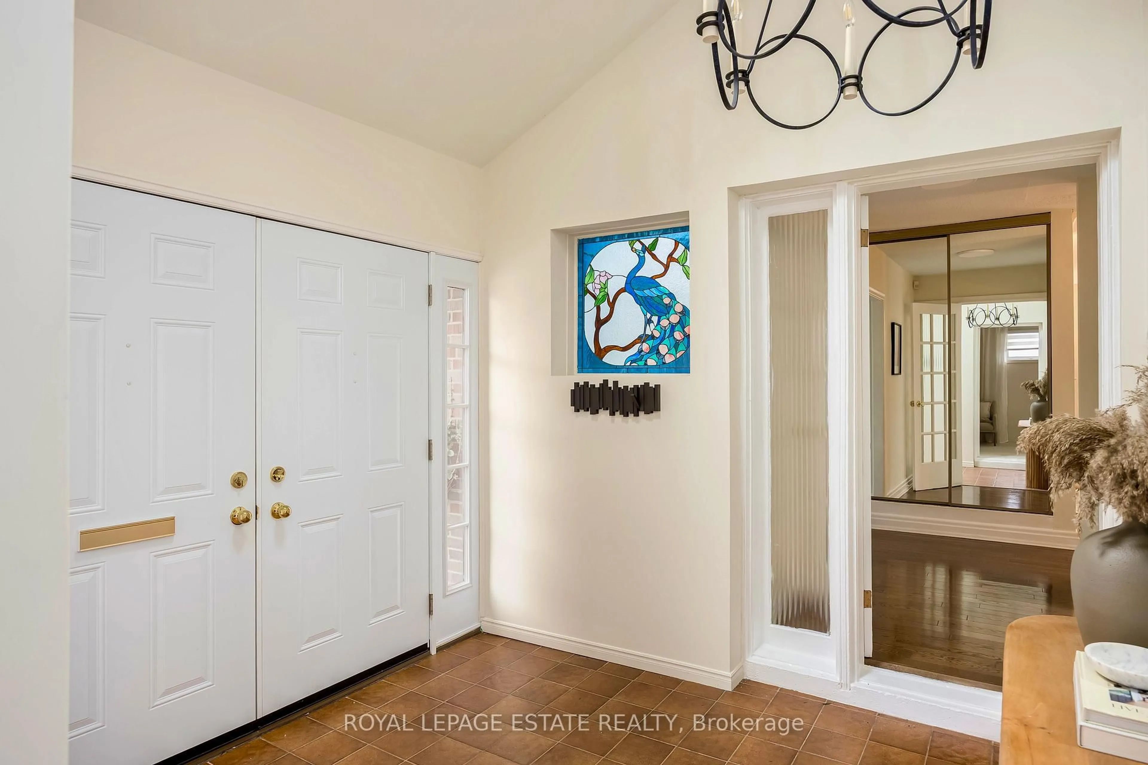 Indoor entryway for 44 Cliffside Dr, Toronto Ontario M1N 1L3