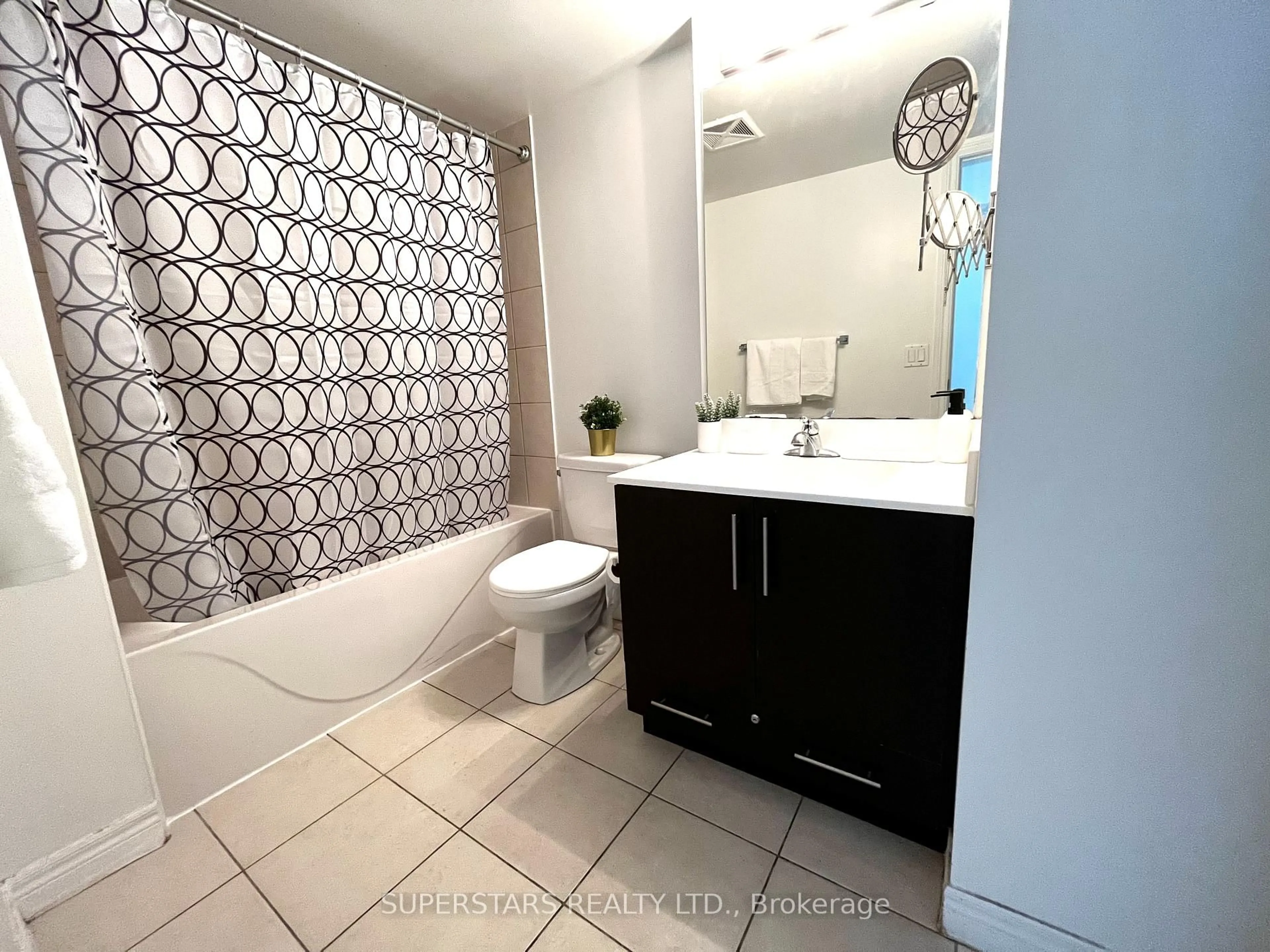 Standard bathroom, ceramic/tile floor for 50 Town Centre Crt #2411, Toronto Ontario M1P 0A9