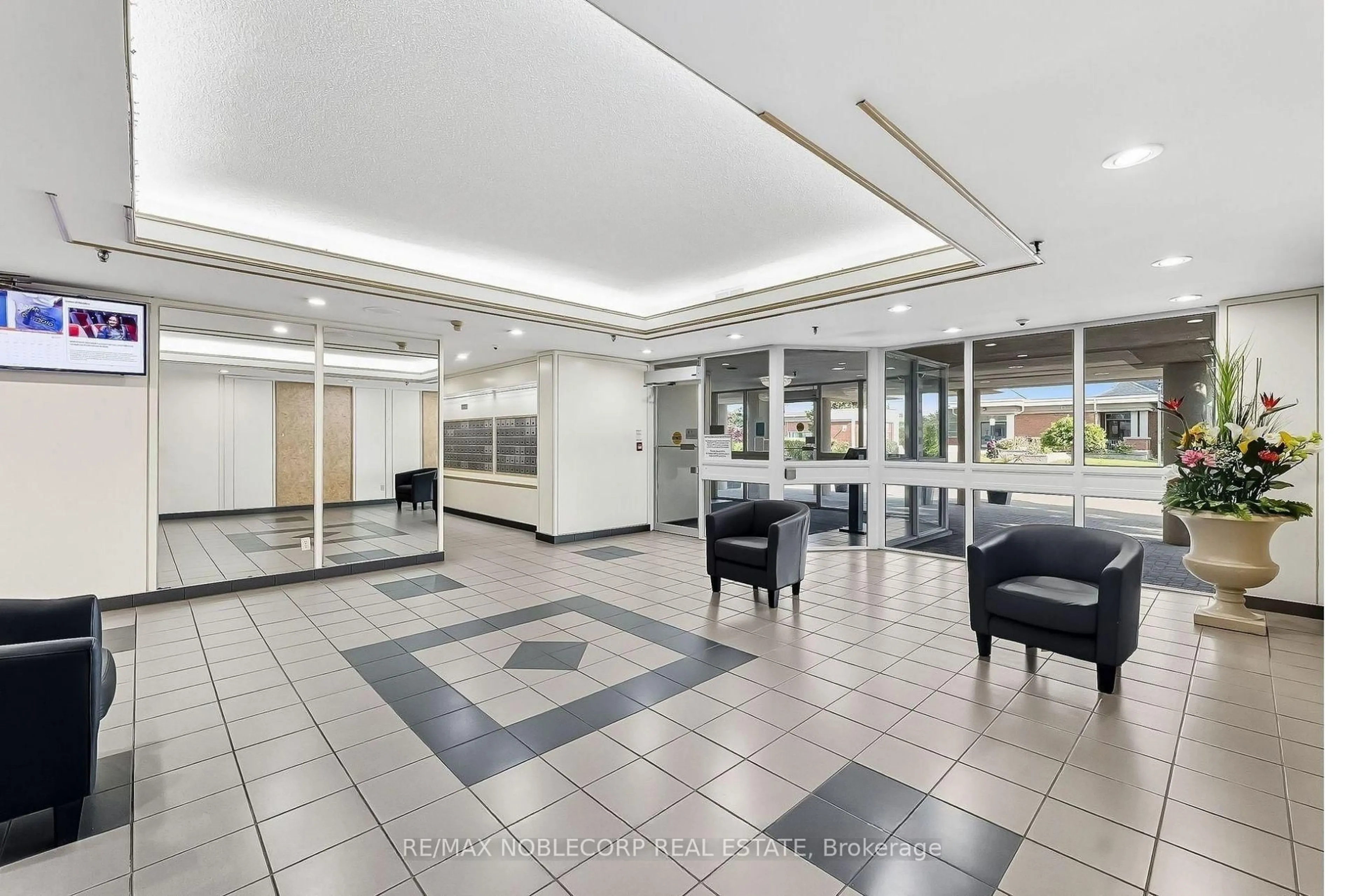 Lobby for 400 Mclevin Ave #1603, Toronto Ontario M1B 5J4