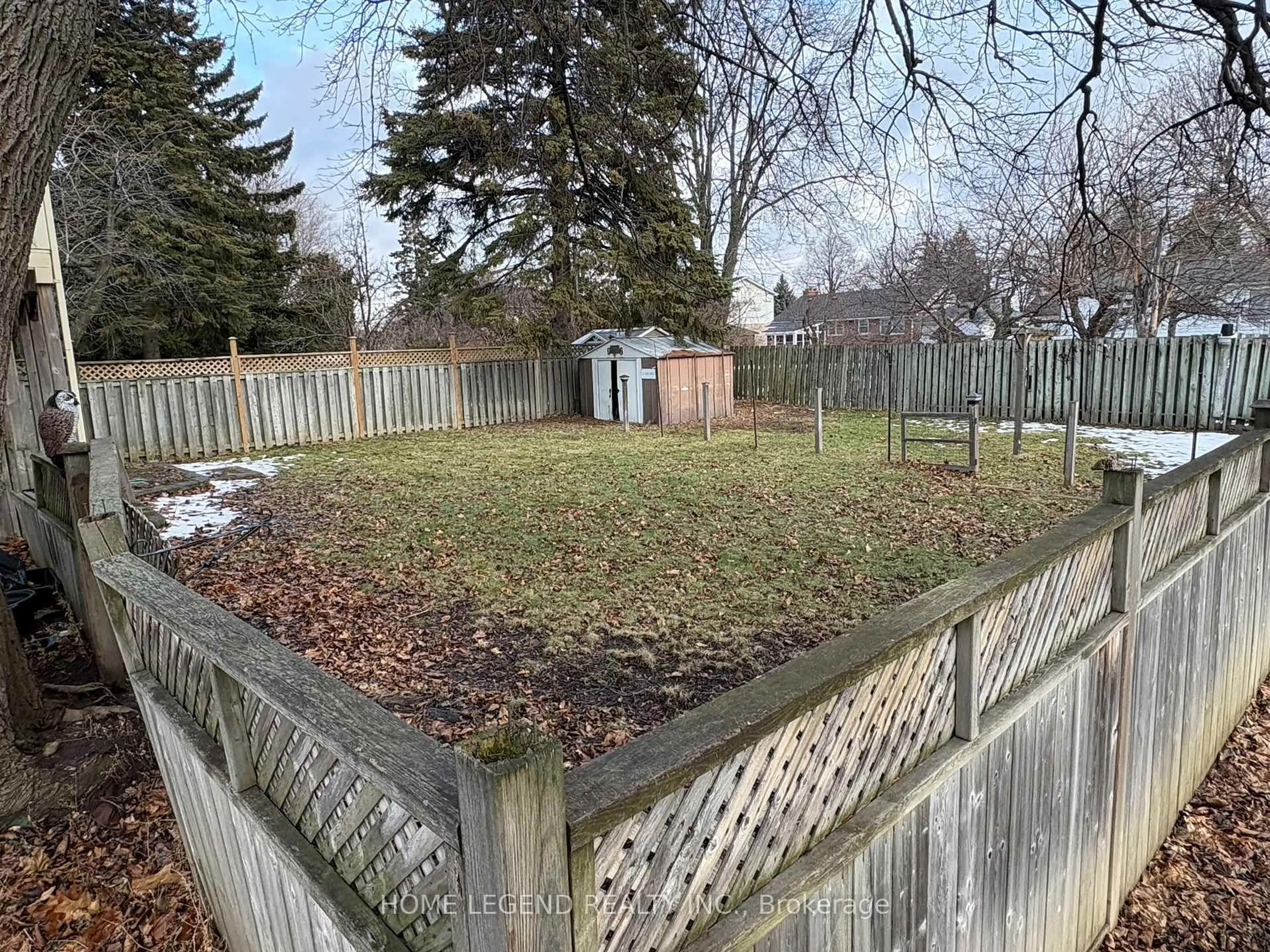 A pic from outside/outdoor area/front of a property/back of a property/a pic from drone, unknown for 96 Pitfield Rd, Toronto Ontario M1S 1Y6