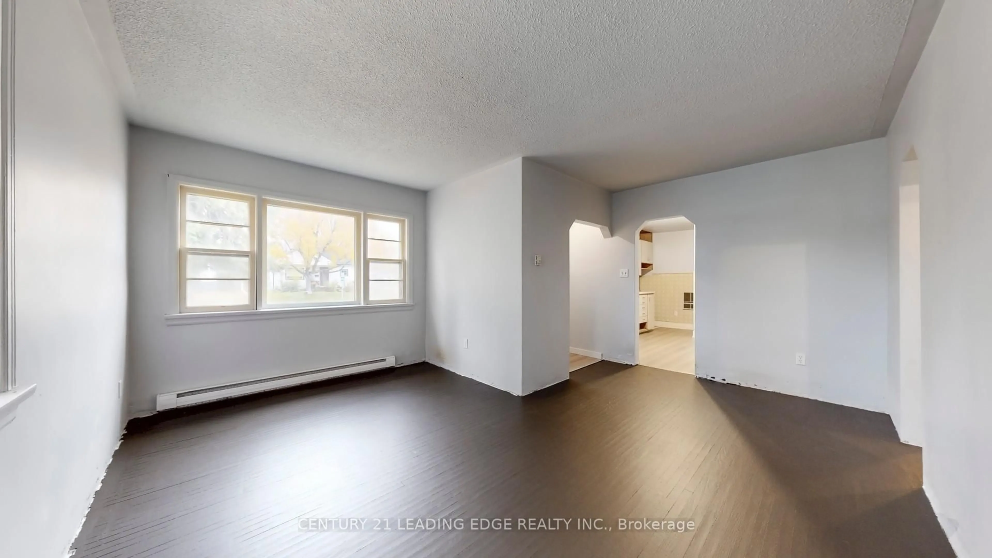 A pic of a room for 277 Gibbons St, Oshawa Ontario L1J 4Y5