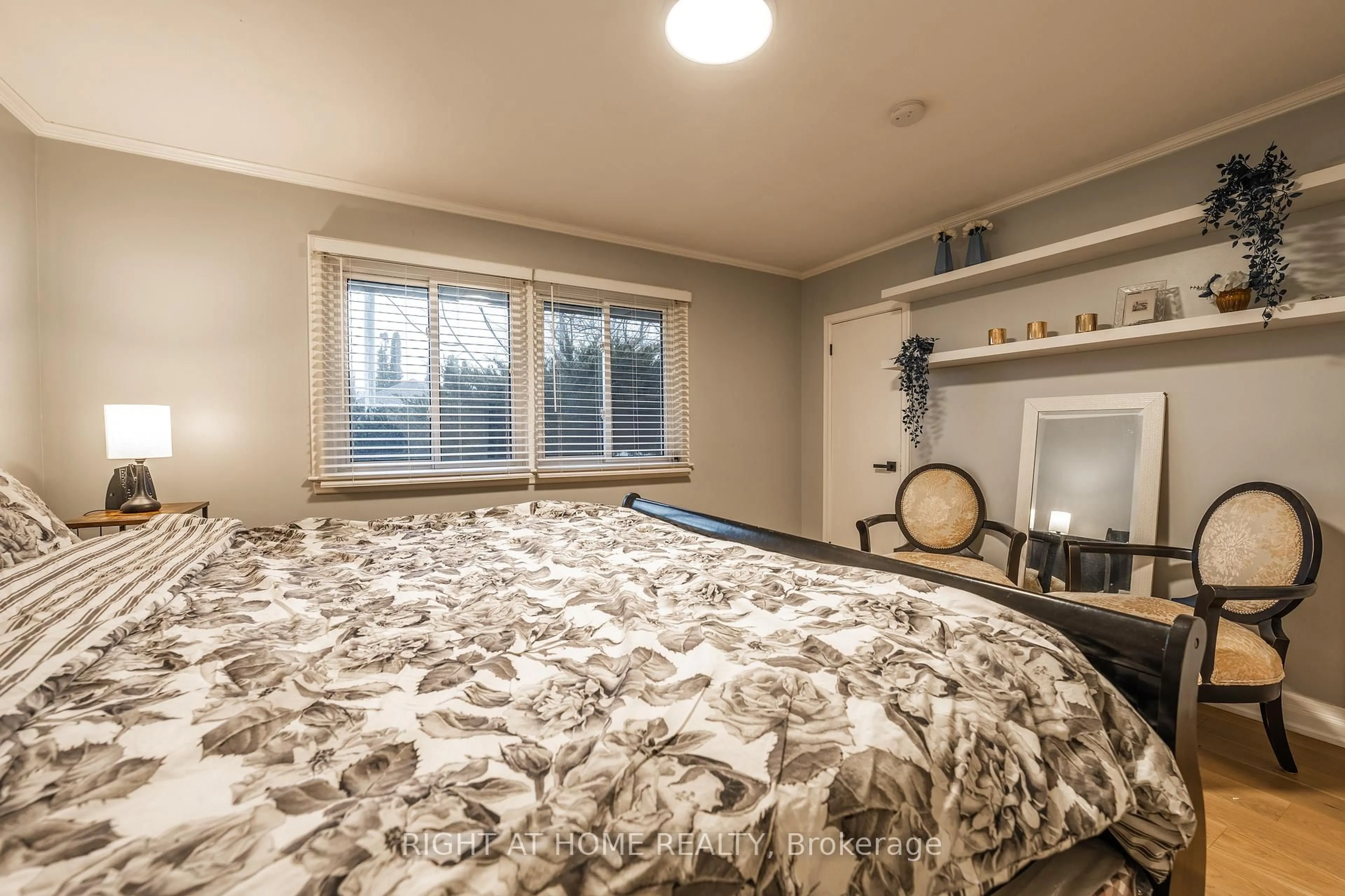 Bedroom with bed, unknown for 201 Southlawn Ave, Oshawa Ontario L1H 3Y5