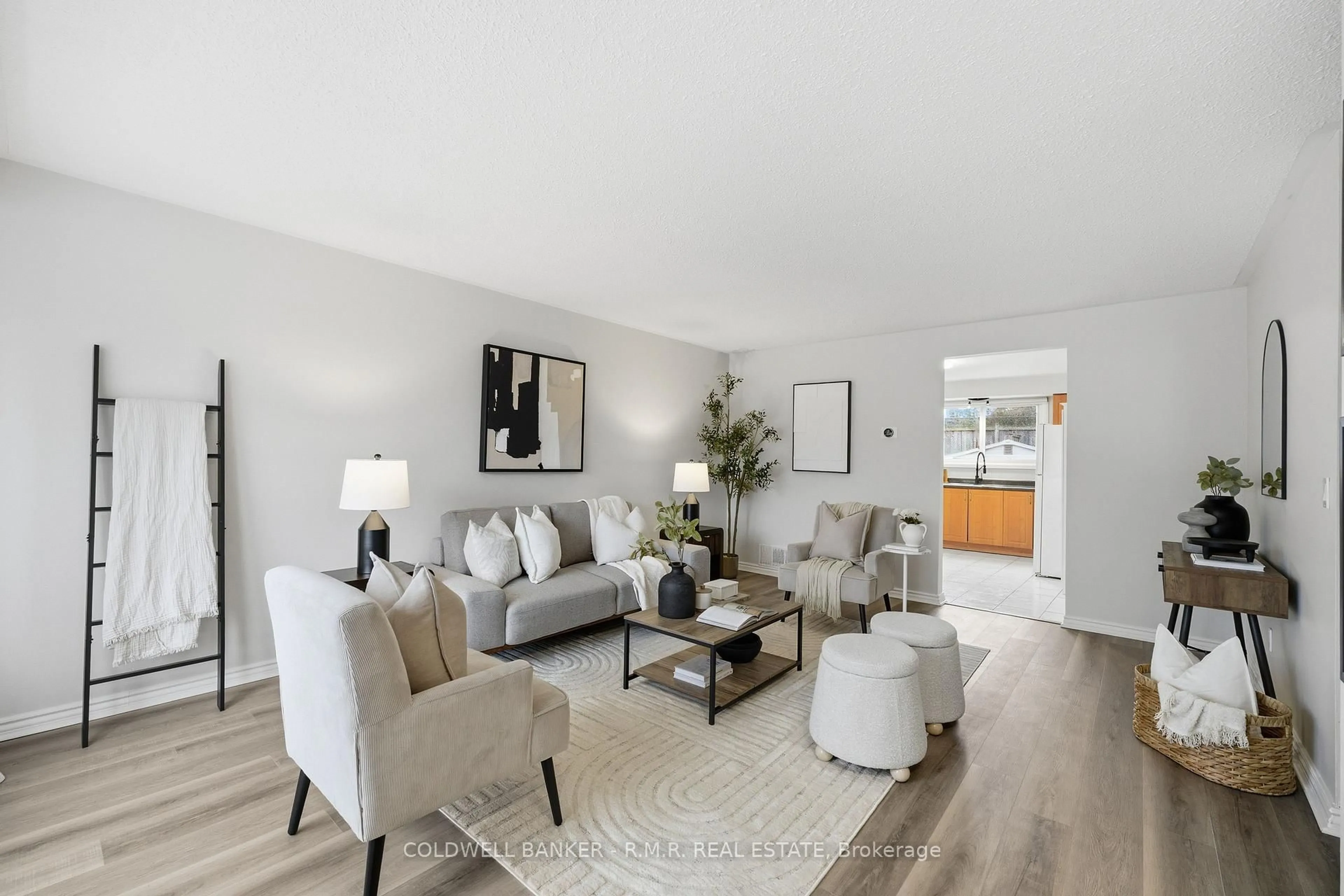 Living room with furniture, unknown for 32 Vancouver Crt, Oshawa Ontario L1J 5X2