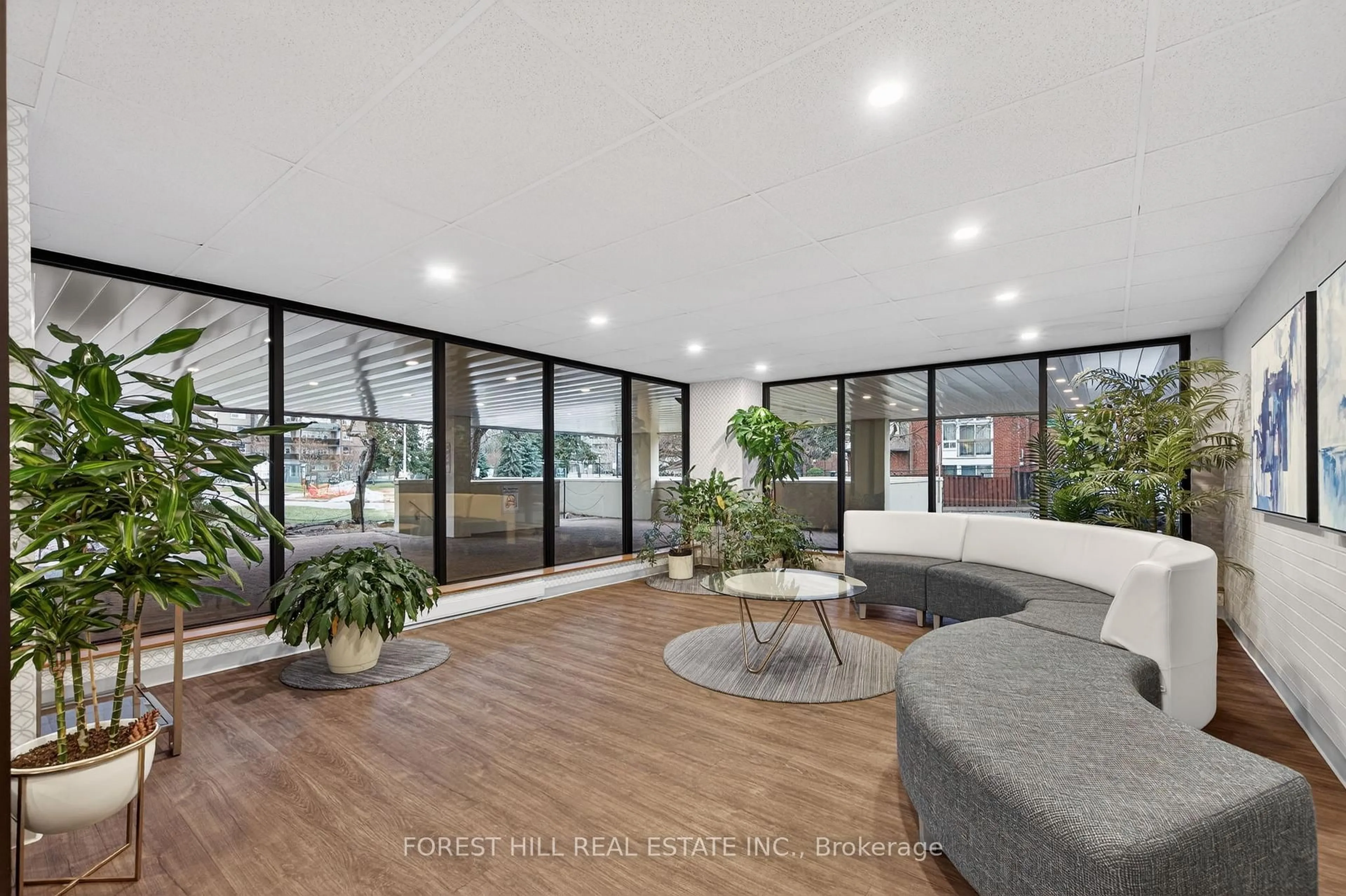 Indoor foyer for 40 Chichester Pl #504, Toronto Ontario M1T 3R6