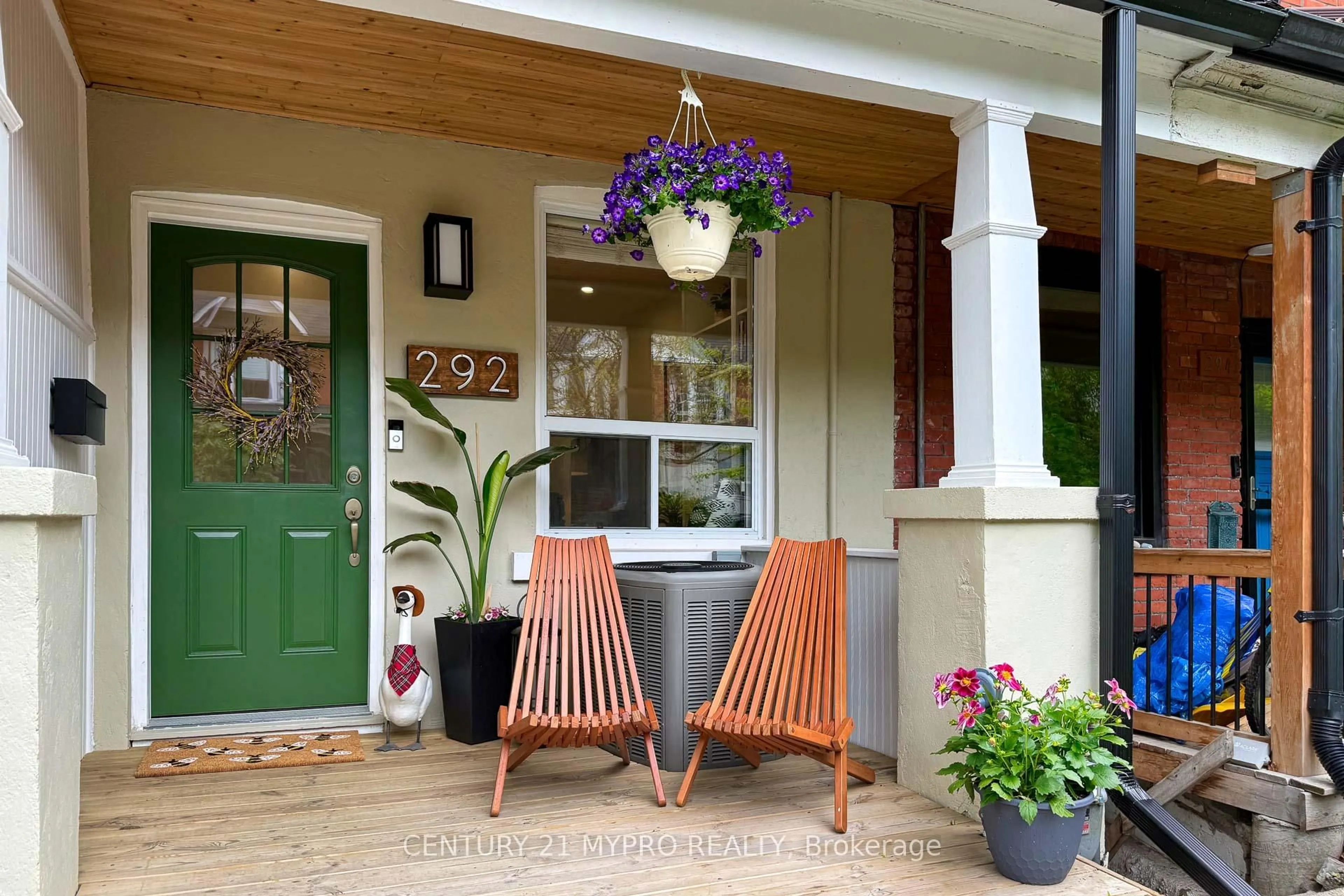 Indoor entryway for 292 Highfield Rd, Toronto Ontario M4L 2V5