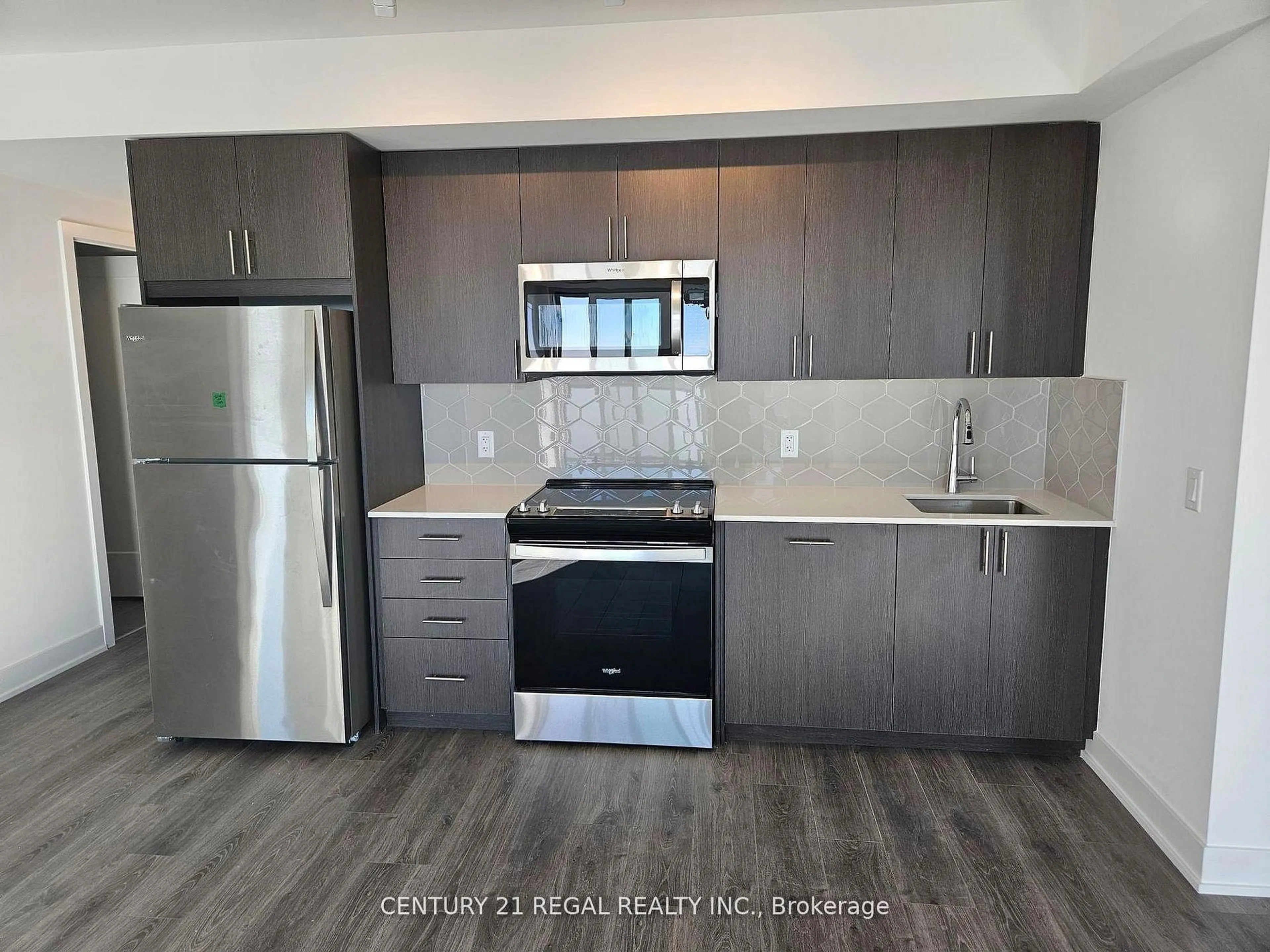 Standard kitchen, unknown for 2545 Simcoe St #1006, Oshawa Ontario L1L 0W3