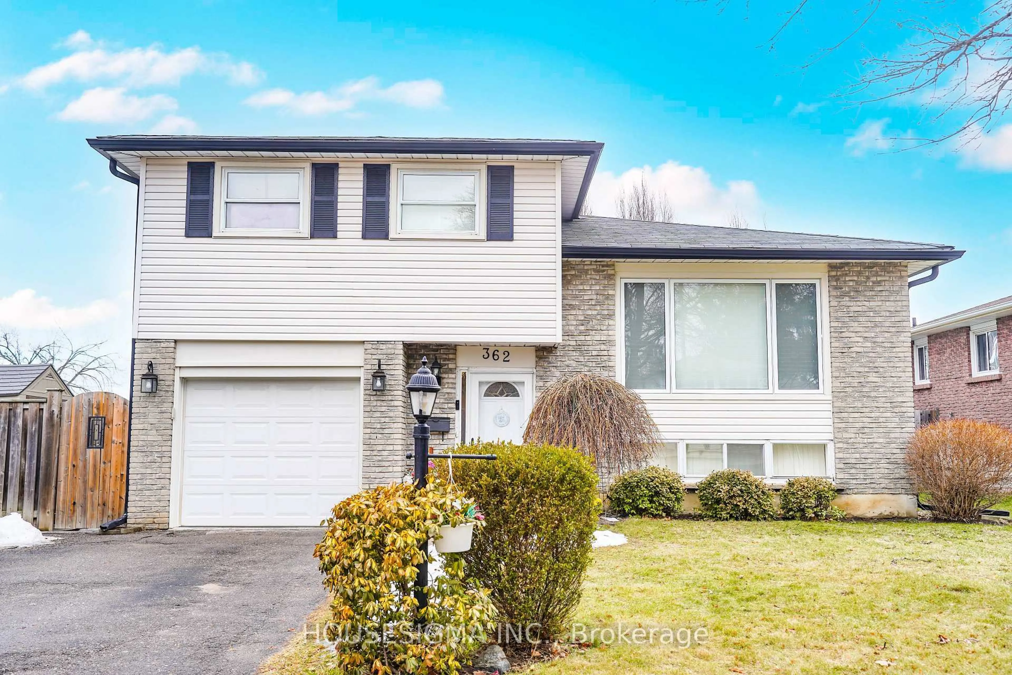 Home with vinyl exterior material, street for 362 Newgate Ave, Oshawa Ontario L1G 2X7