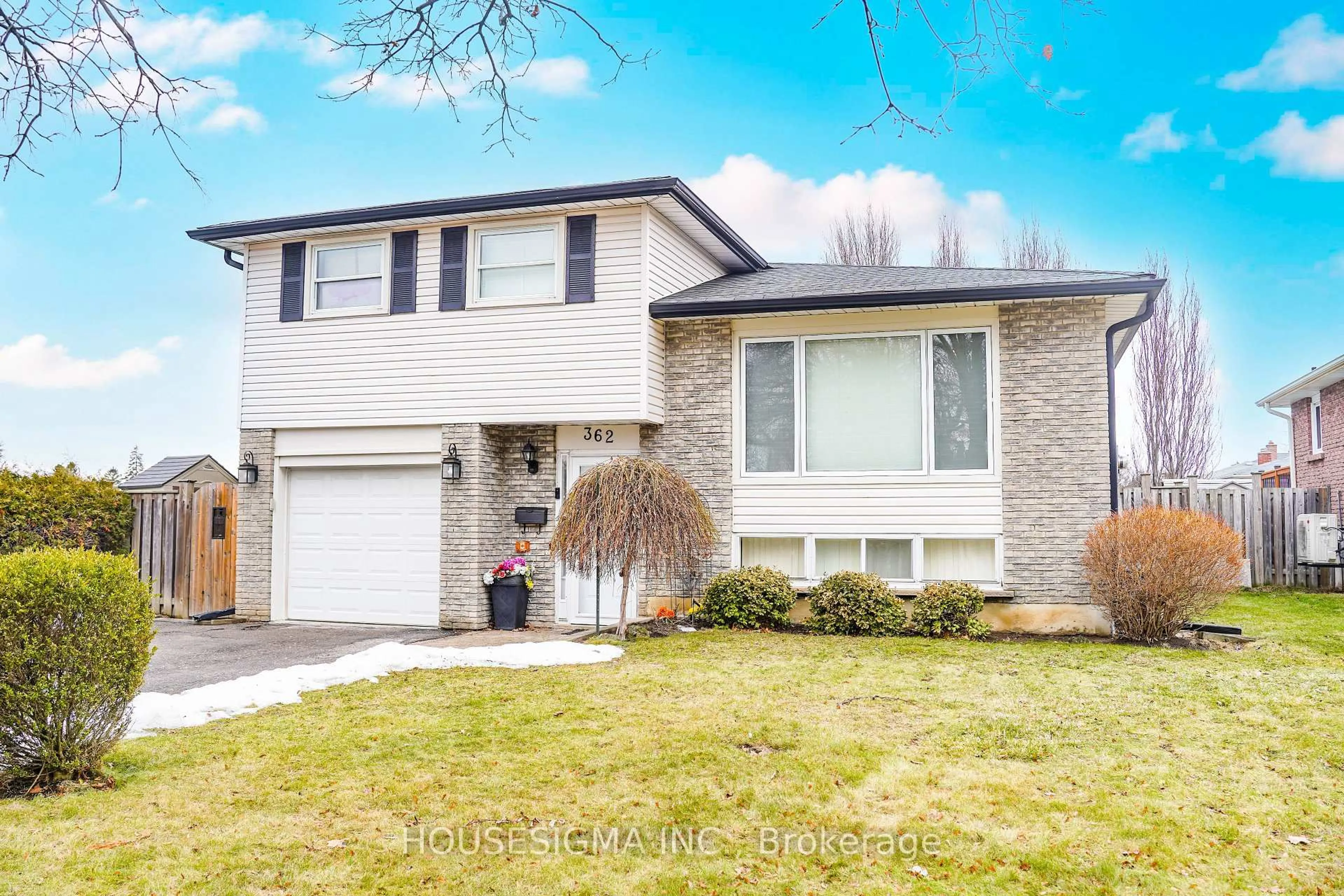 Home with vinyl exterior material, street for 362 Newgate Ave, Oshawa Ontario L1G 2X7