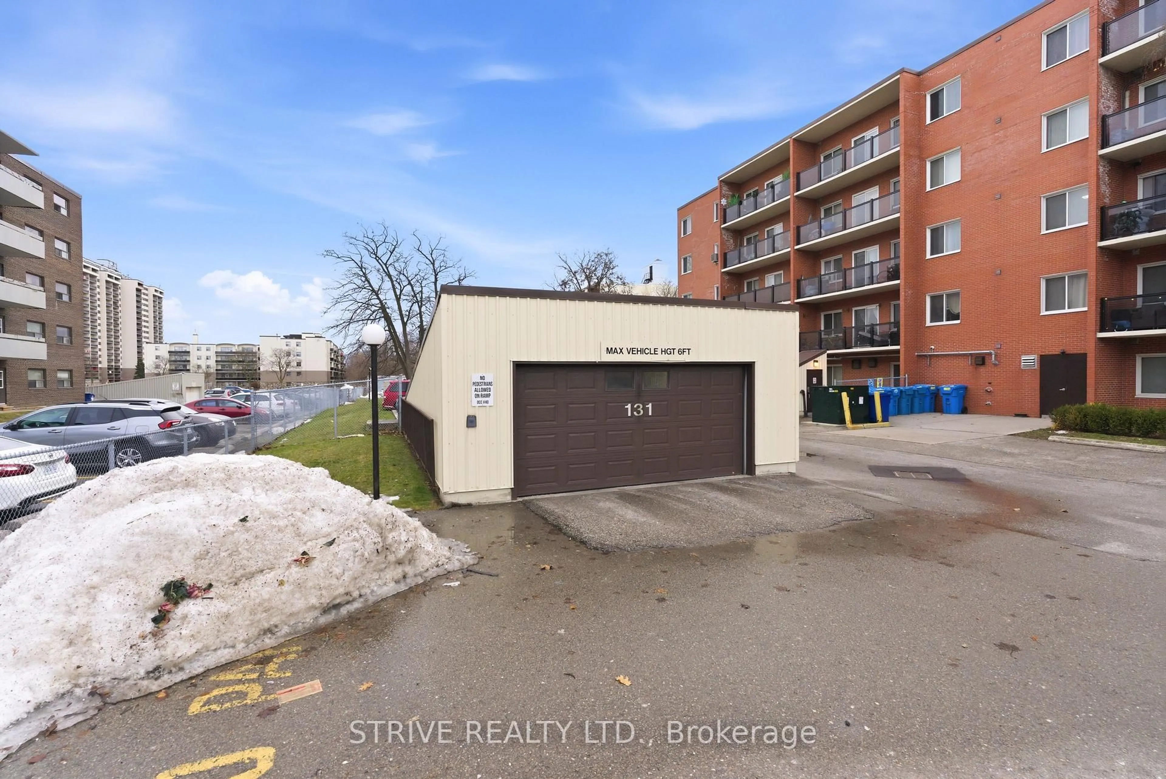 Unknown for 131 Taunton Rd #408, Oshawa Ontario L1G 3T8
