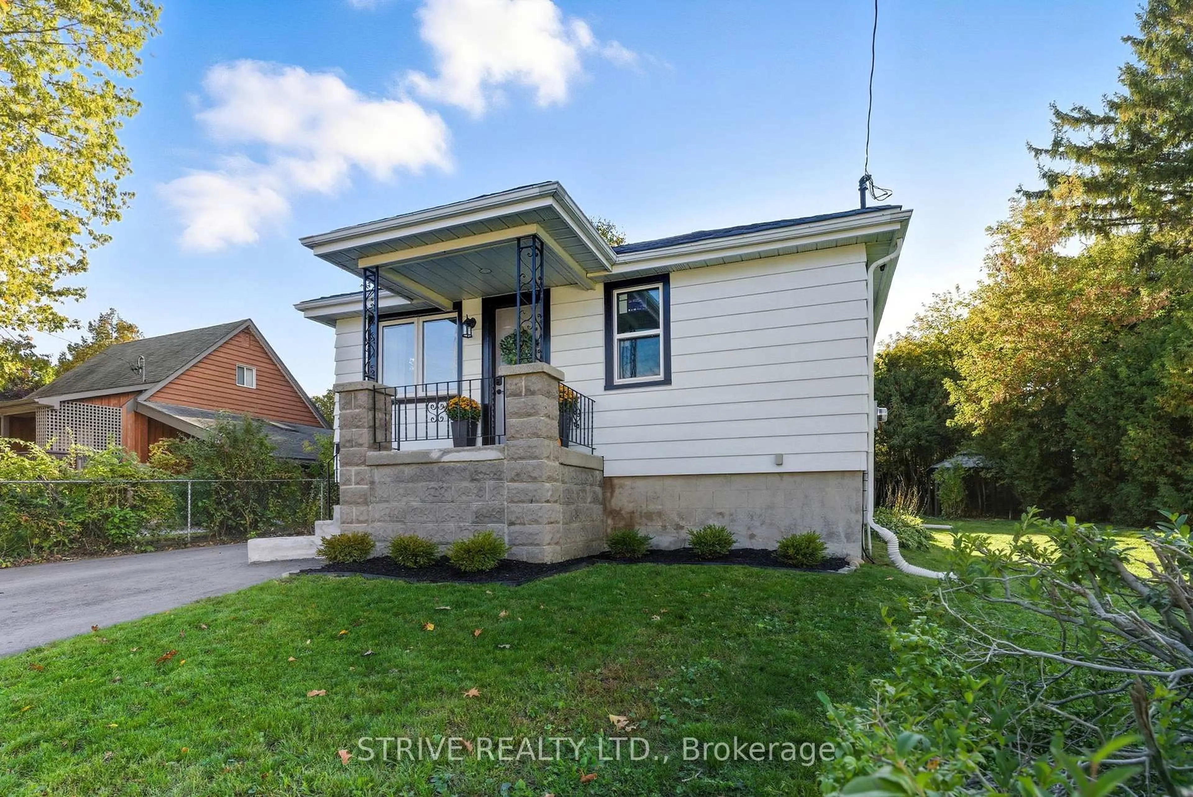 A pic from outside/outdoor area/front of a property/back of a property/a pic from drone, street for 1120 Somerville St, Oshawa Ontario L1G 4K5