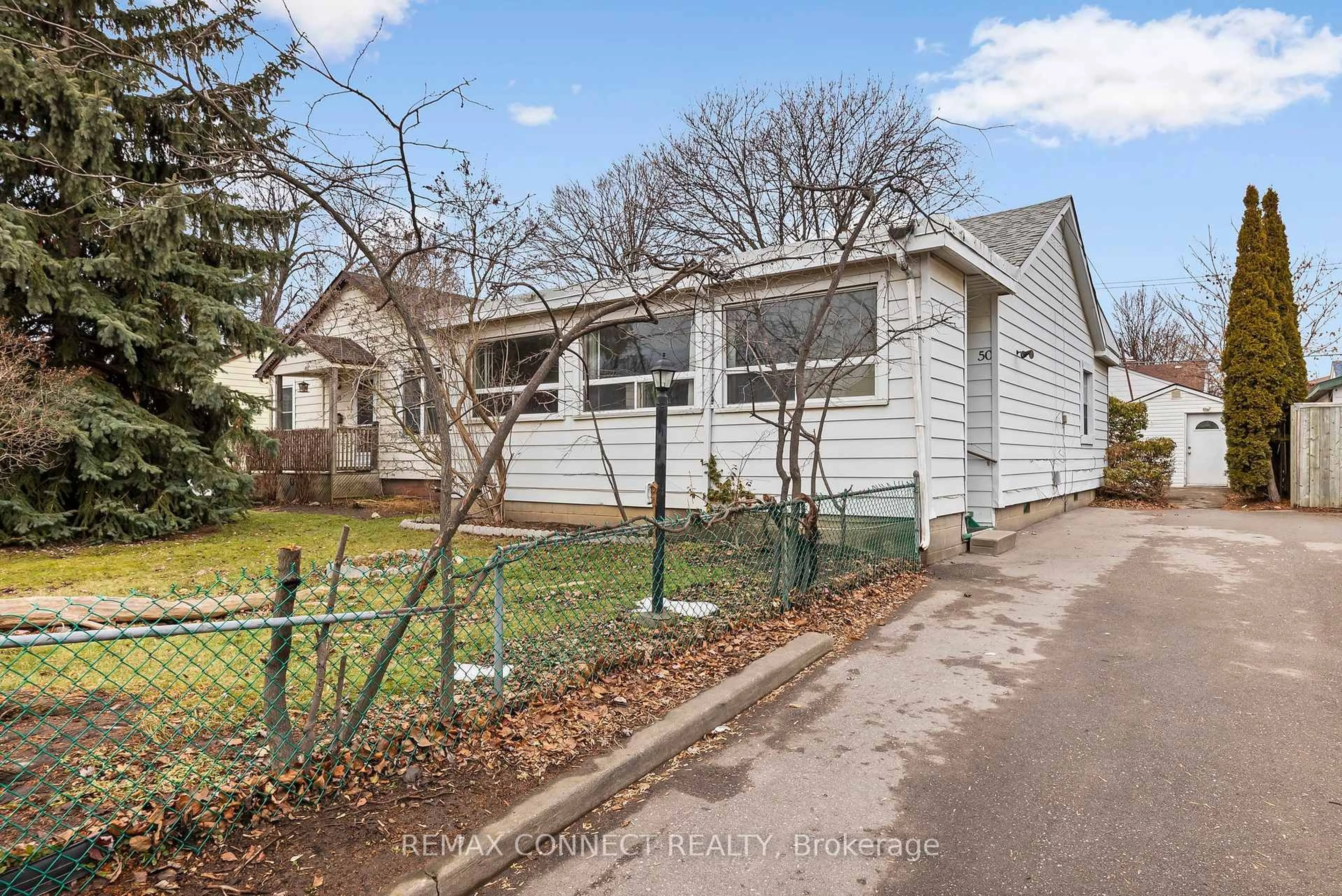 Unknown for 50 Cedar St, Ajax Ontario L1S 1V3