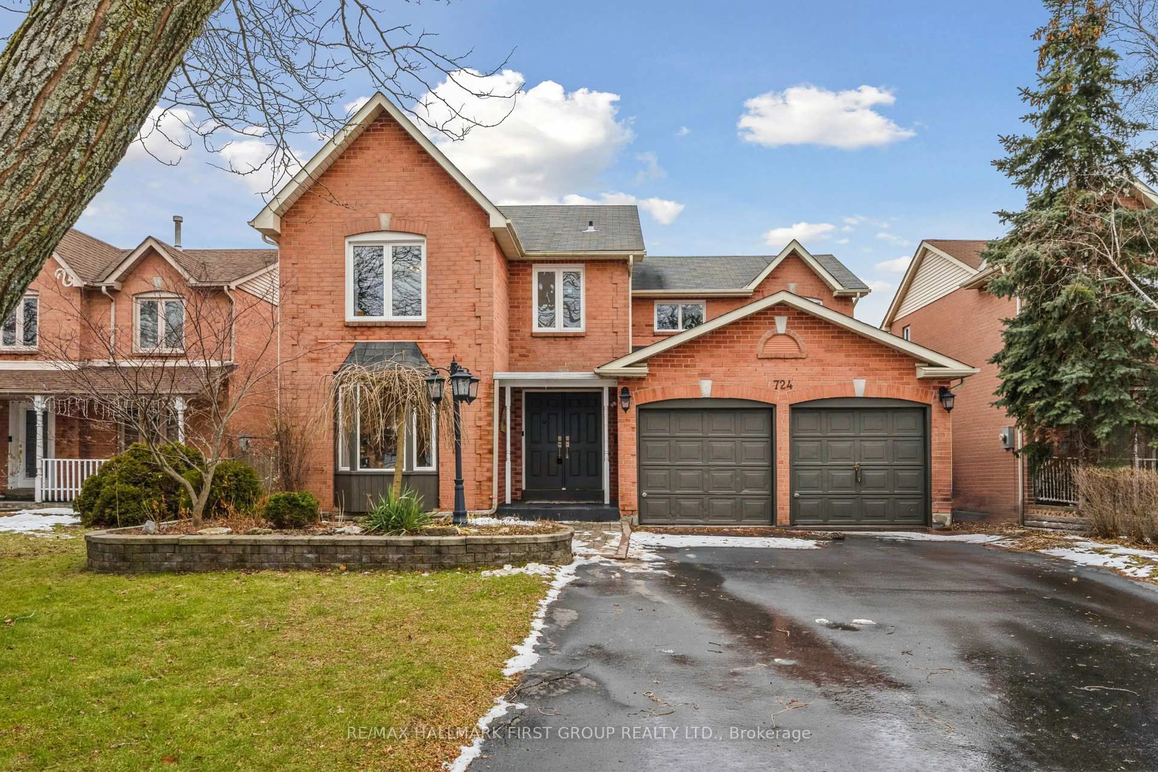 Home with brick exterior material, street for 724 Barnes Cres, Oshawa Ontario L1J 8K1