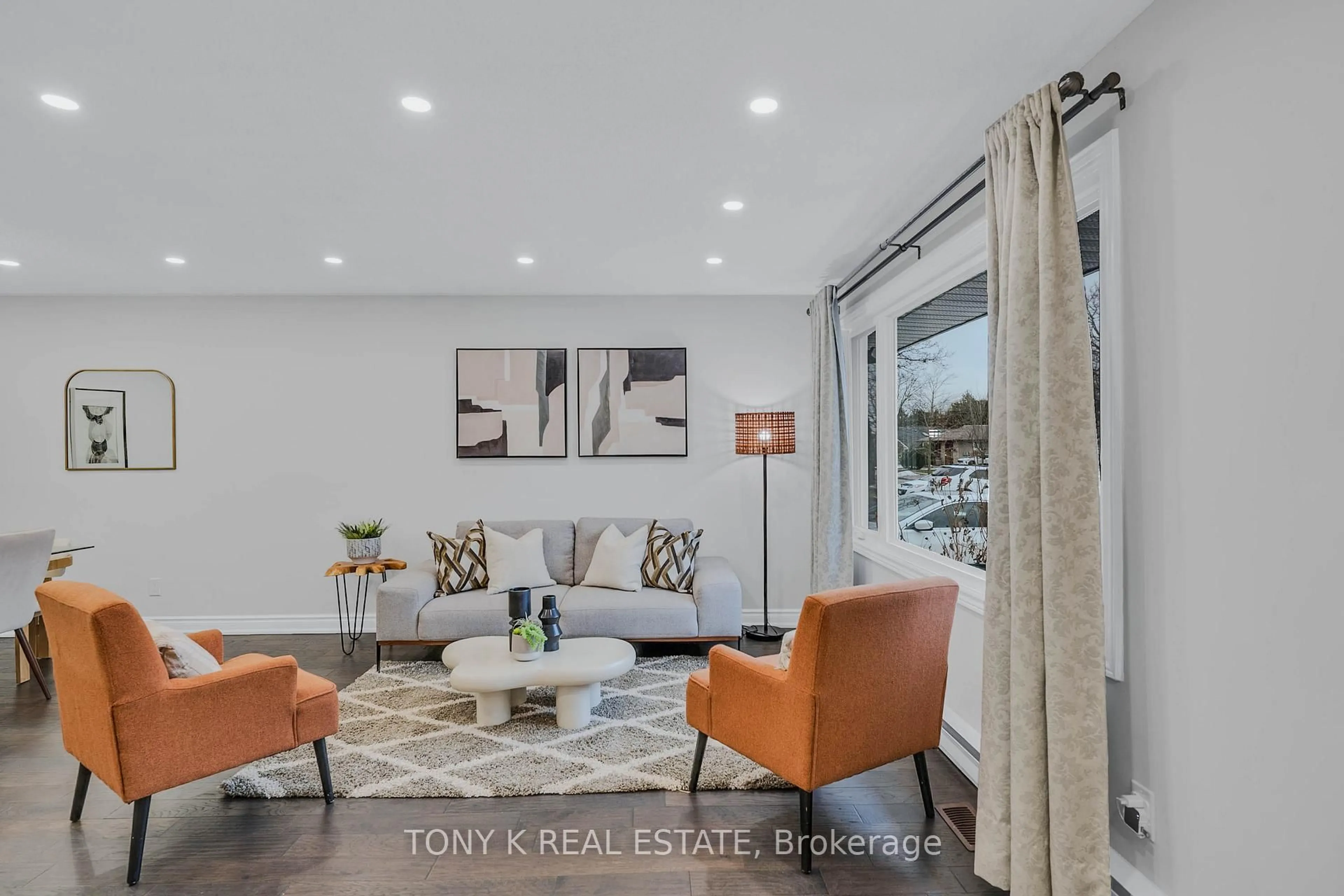 Living room with furniture, unknown for 583 Annandale St, Oshawa Ontario L1H 7S6