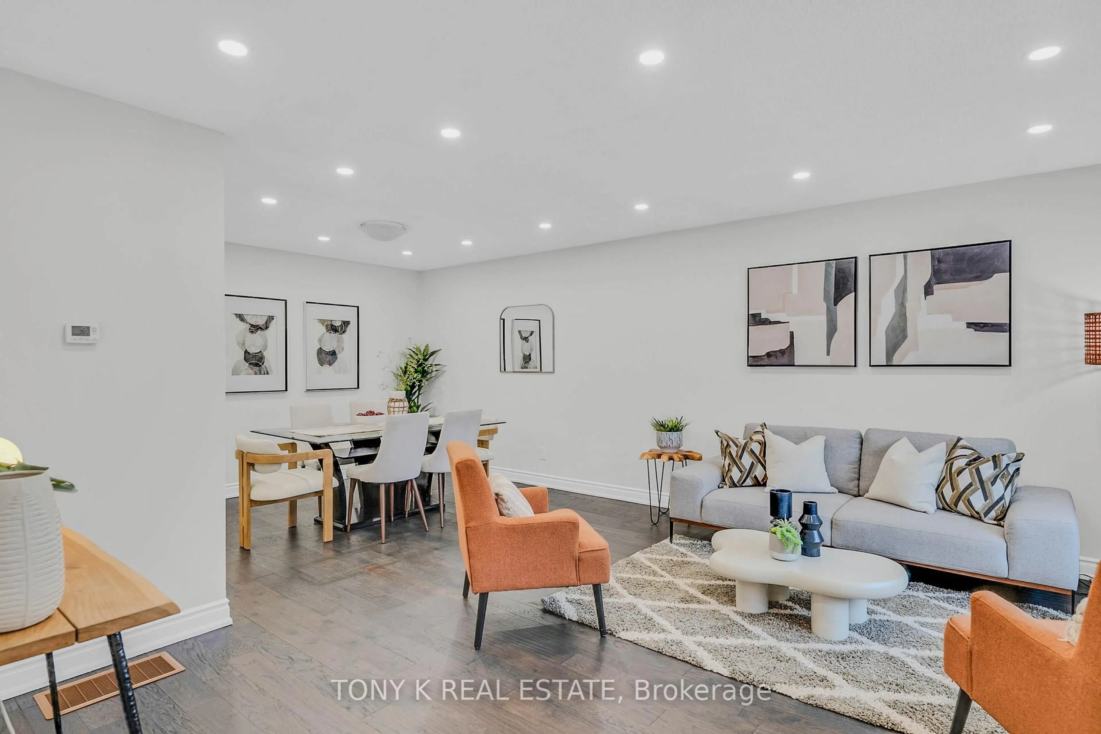 Living room with furniture, unknown for 583 Annandale St, Oshawa Ontario L1H 7S6