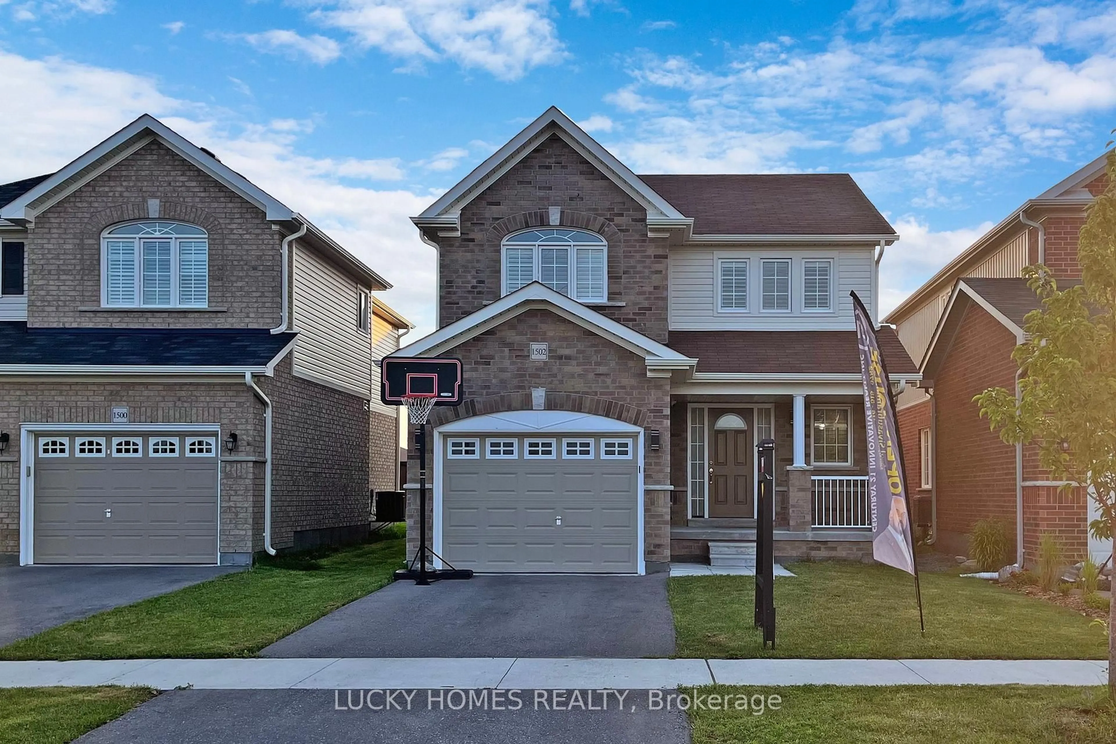 Home with brick exterior material, street for 1502 Dunedin Cres, Oshawa Ontario L1K 0T9