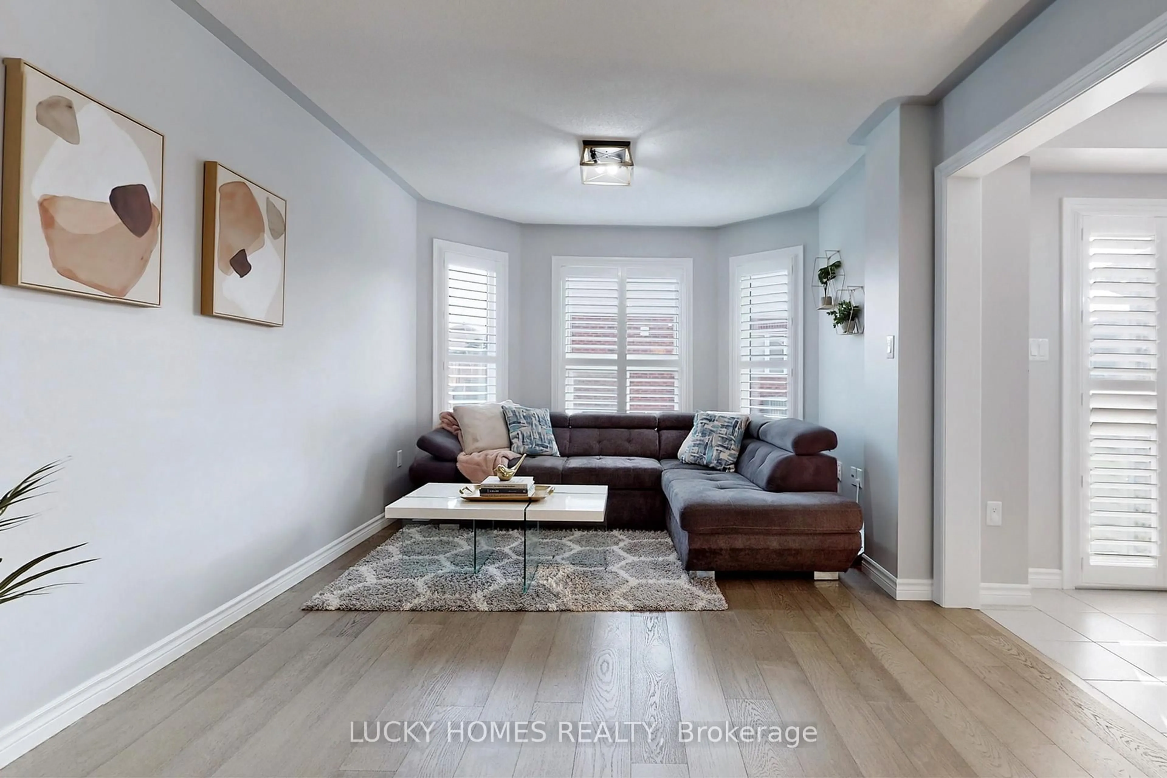 Living room with furniture, unknown for 1502 Dunedin Cres, Oshawa Ontario L1K 0T9