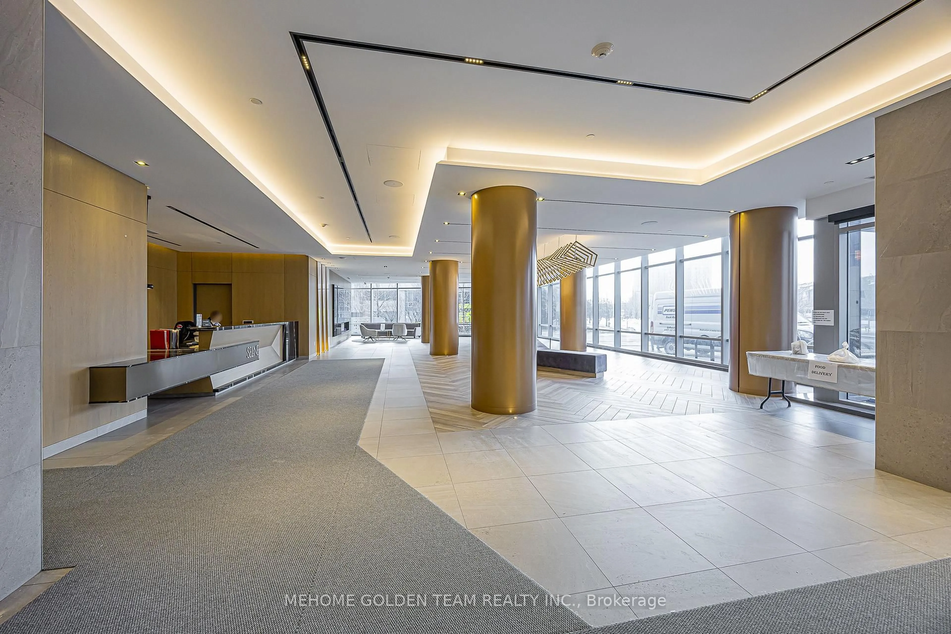 Indoor foyer for 225 Village Green Sq #905, Toronto Ontario M1S 0L3