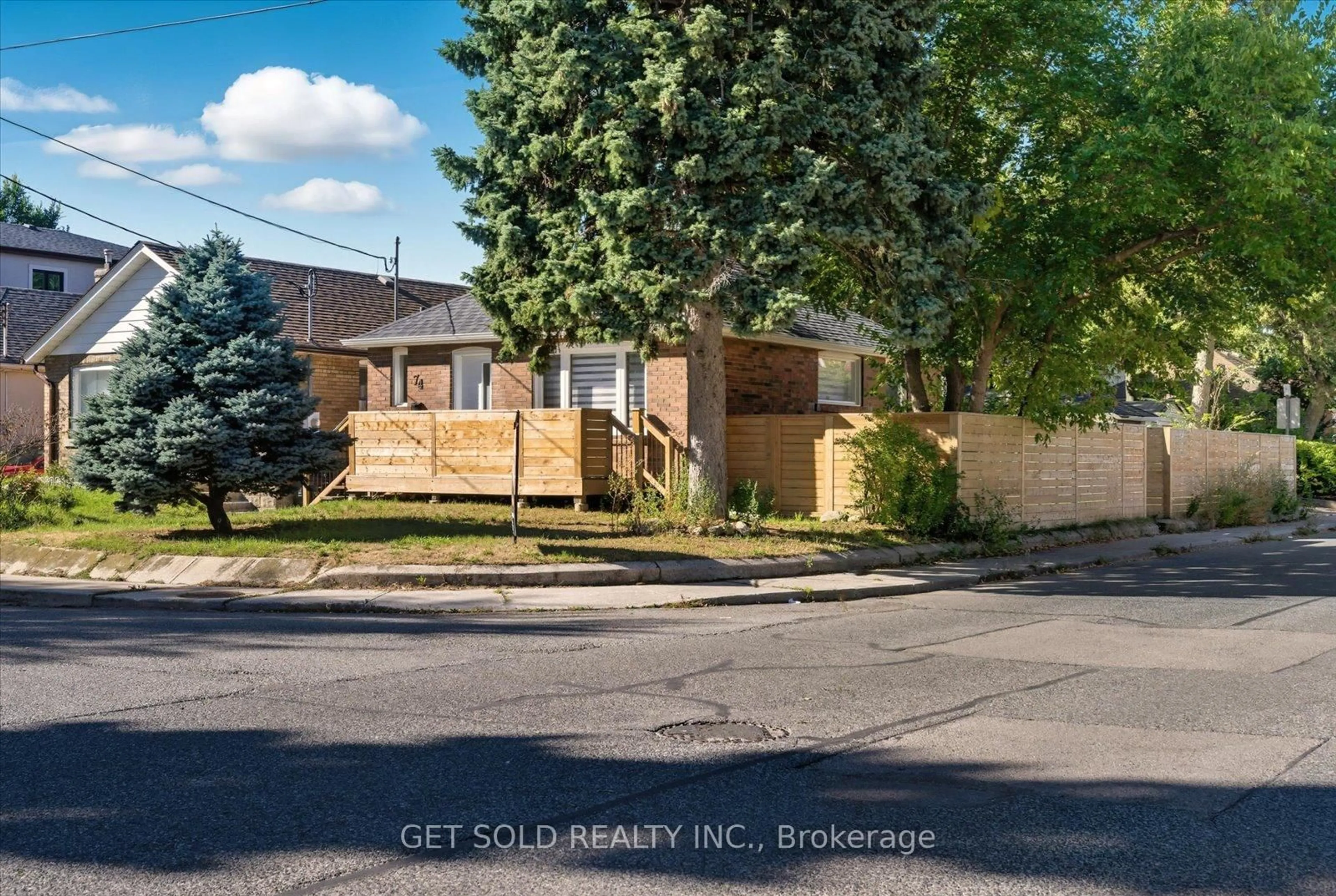 Unknown for 74 St Hubert Ave, Toronto Ontario M4J 3Z3