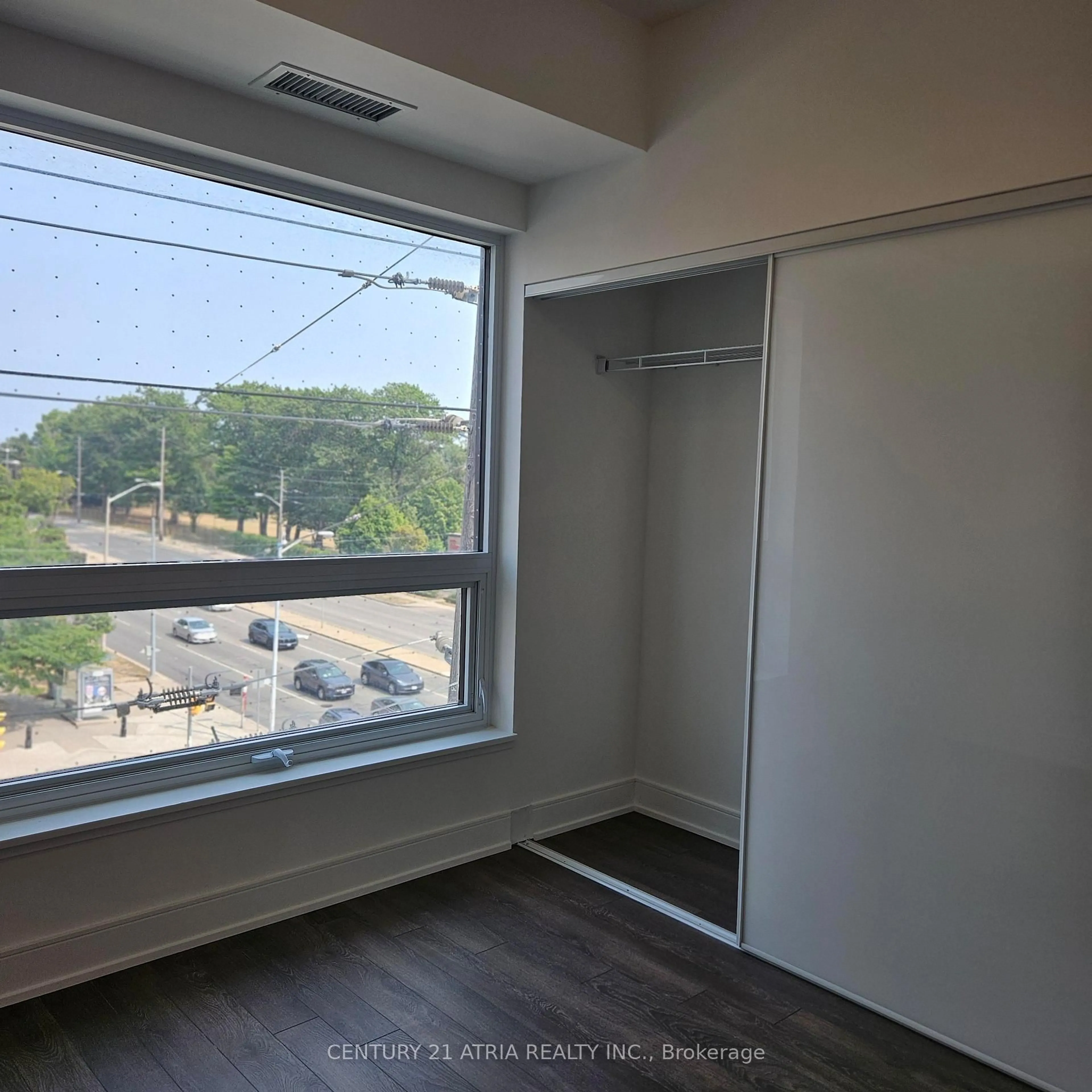 A pic of a room for 1350 Ellesmere Rd #725, Toronto Ontario M1P 2X9