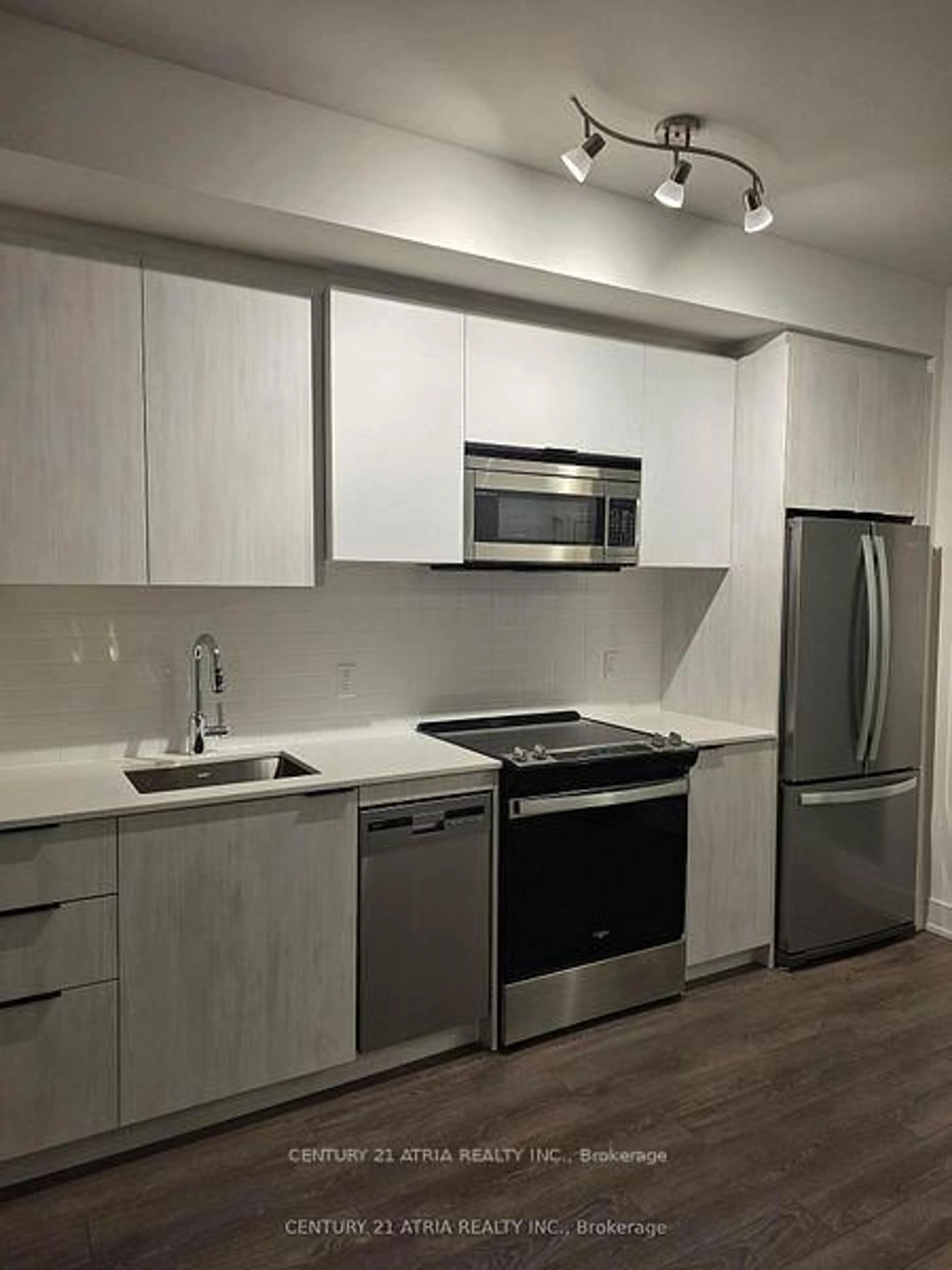 Standard kitchen, wood/laminate floor for 1350 Ellesmere Rd #1115, Toronto Ontario M1P 2X9