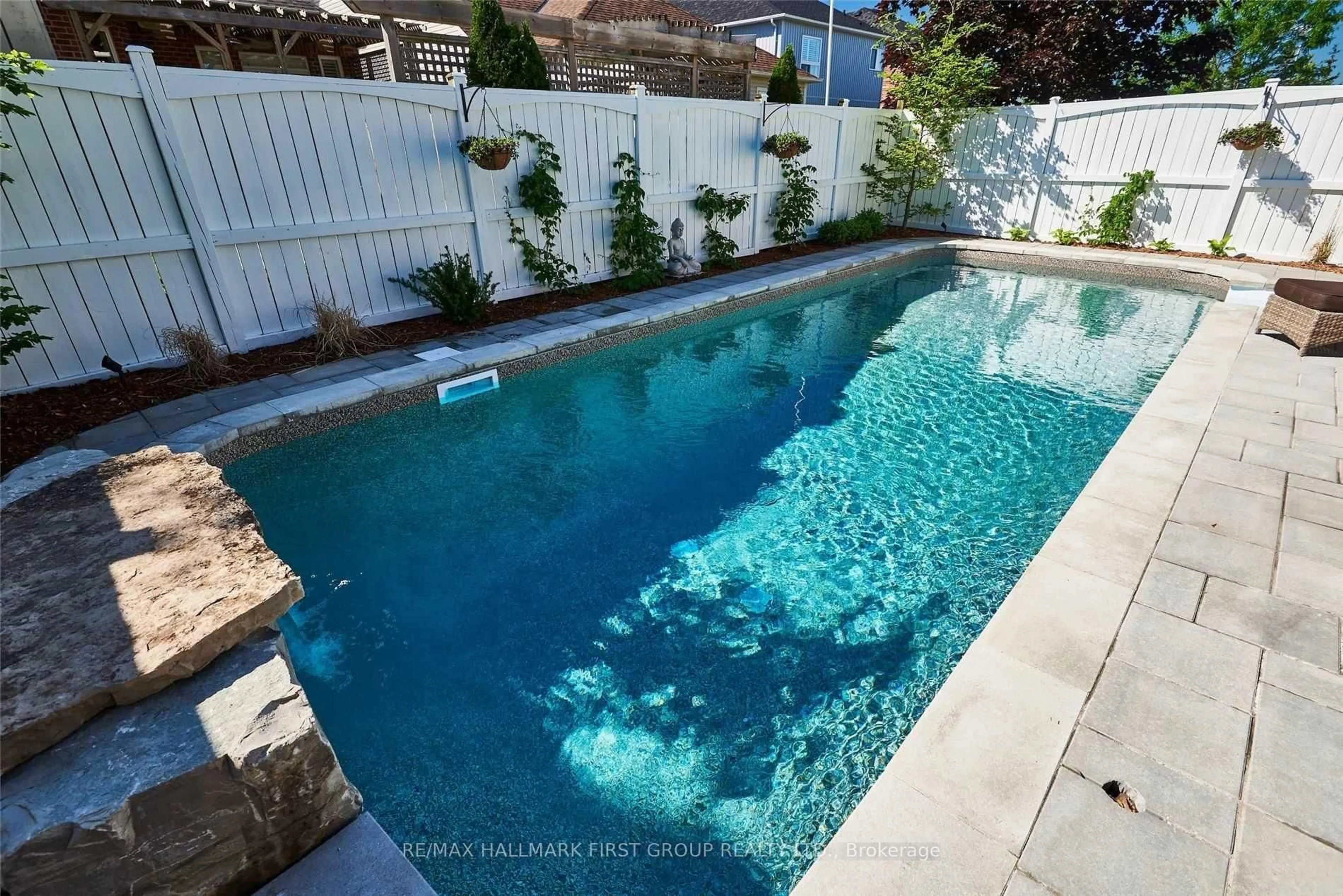 Pool for 7 Princeton Crt, Whitby Ontario L1M 2M3