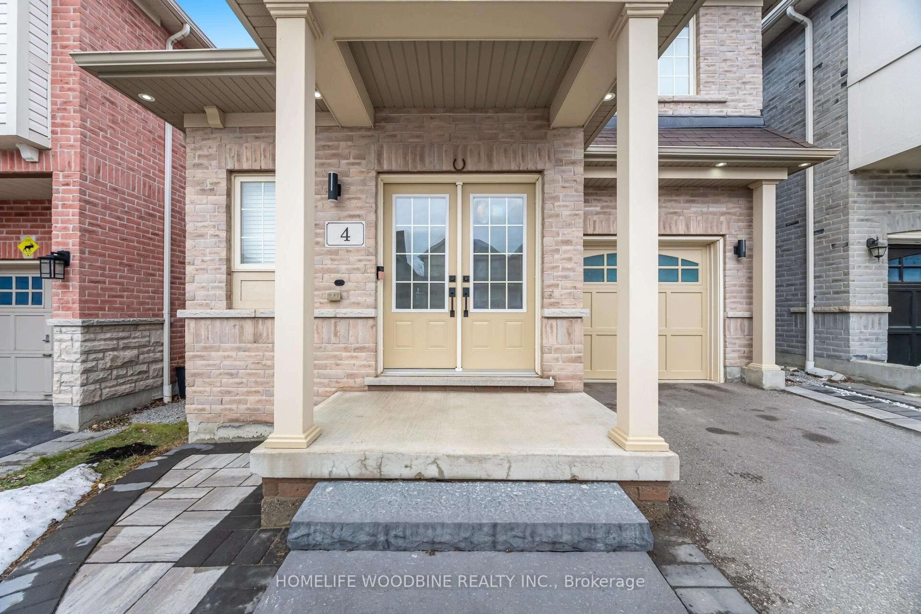 Indoor entryway for 4 Bazin Rd, Ajax Ontario L1Z 0N1