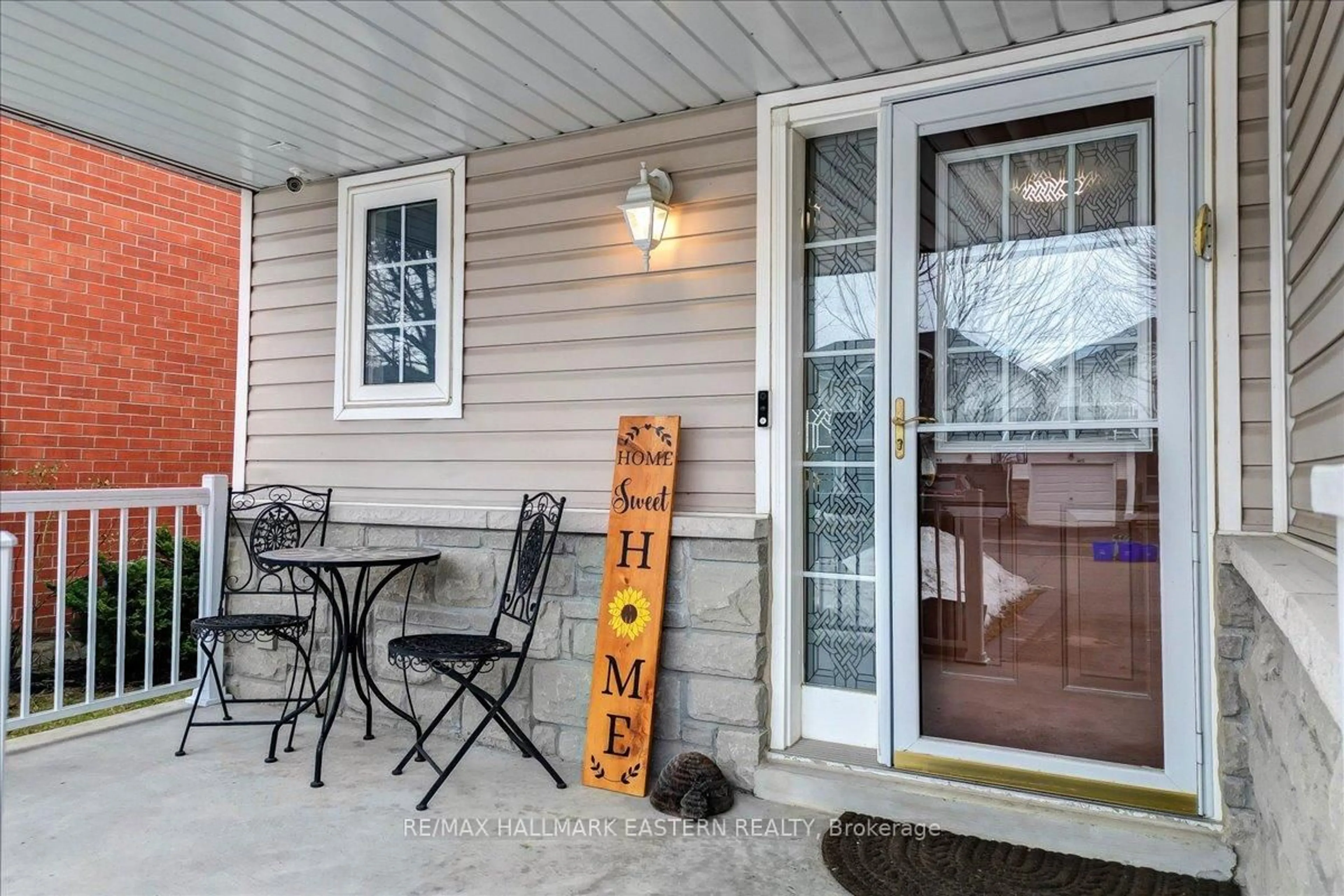 Patio, unknown for 27 Primeau Ave, Whitby Ontario L1M 2B7