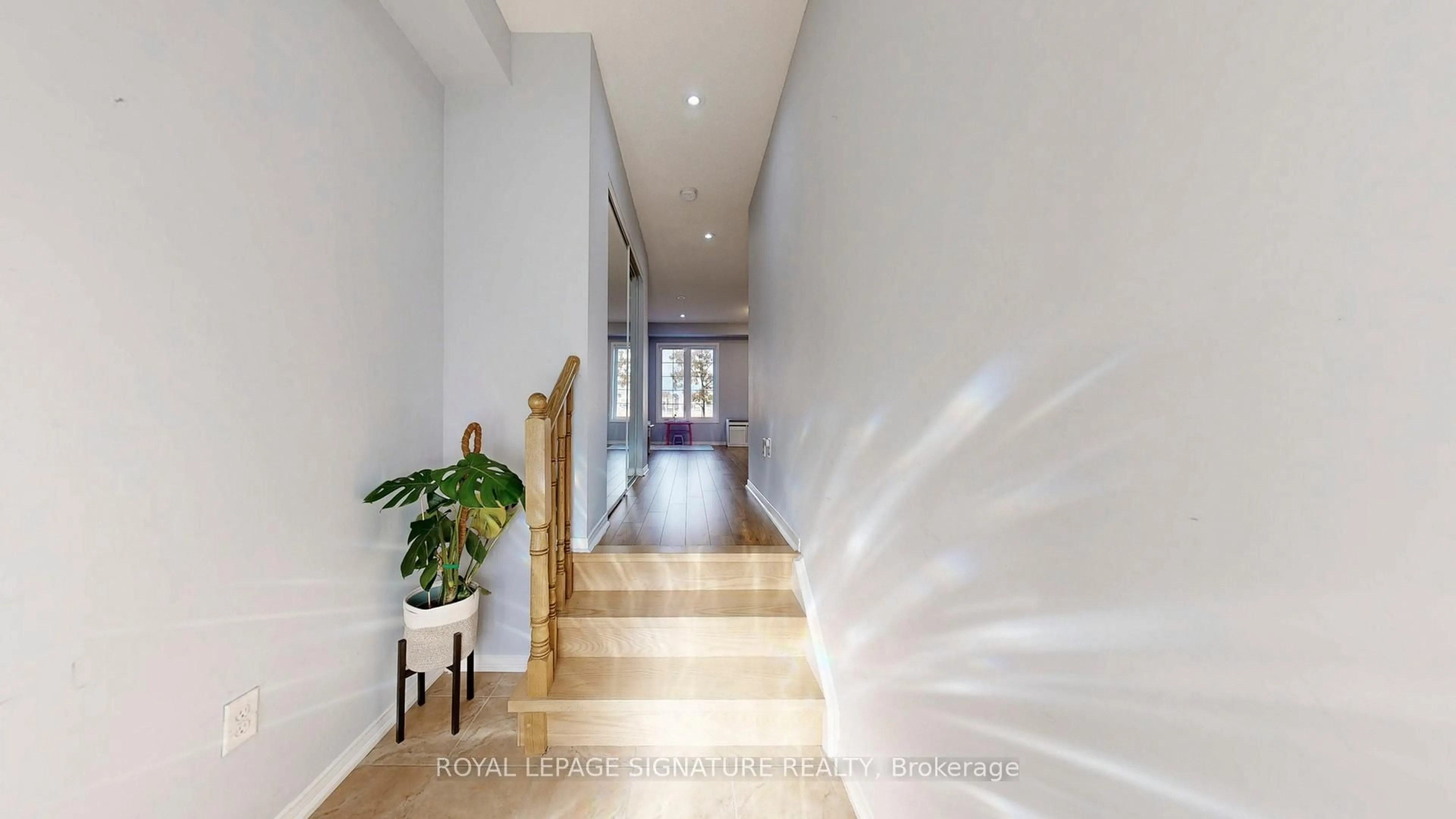 Indoor foyer for 459 Rossland Rd, Ajax Ontario L1Z 0K8