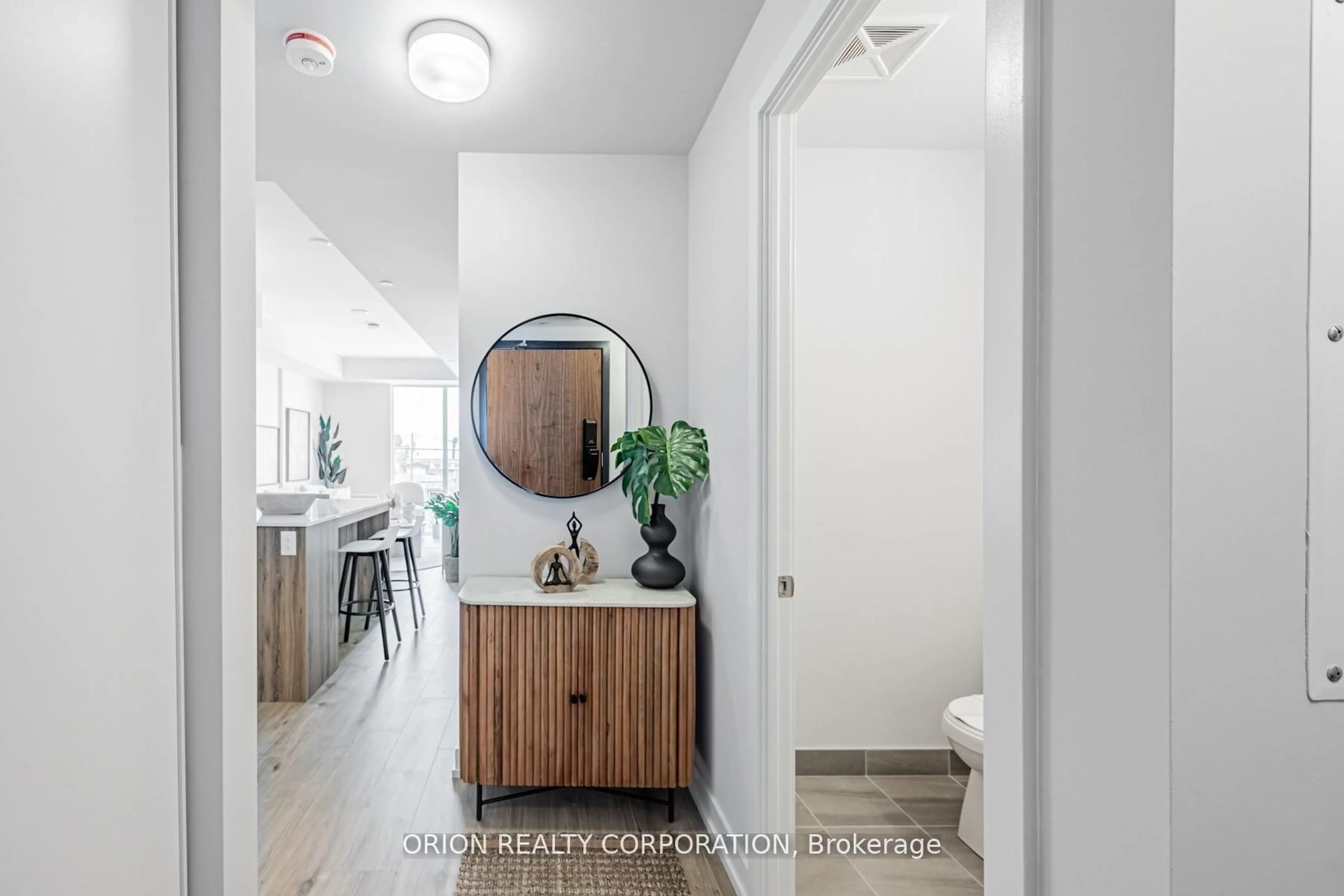 Indoor entryway for 201 Brock St #215, Whitby Ontario L1N 4K2