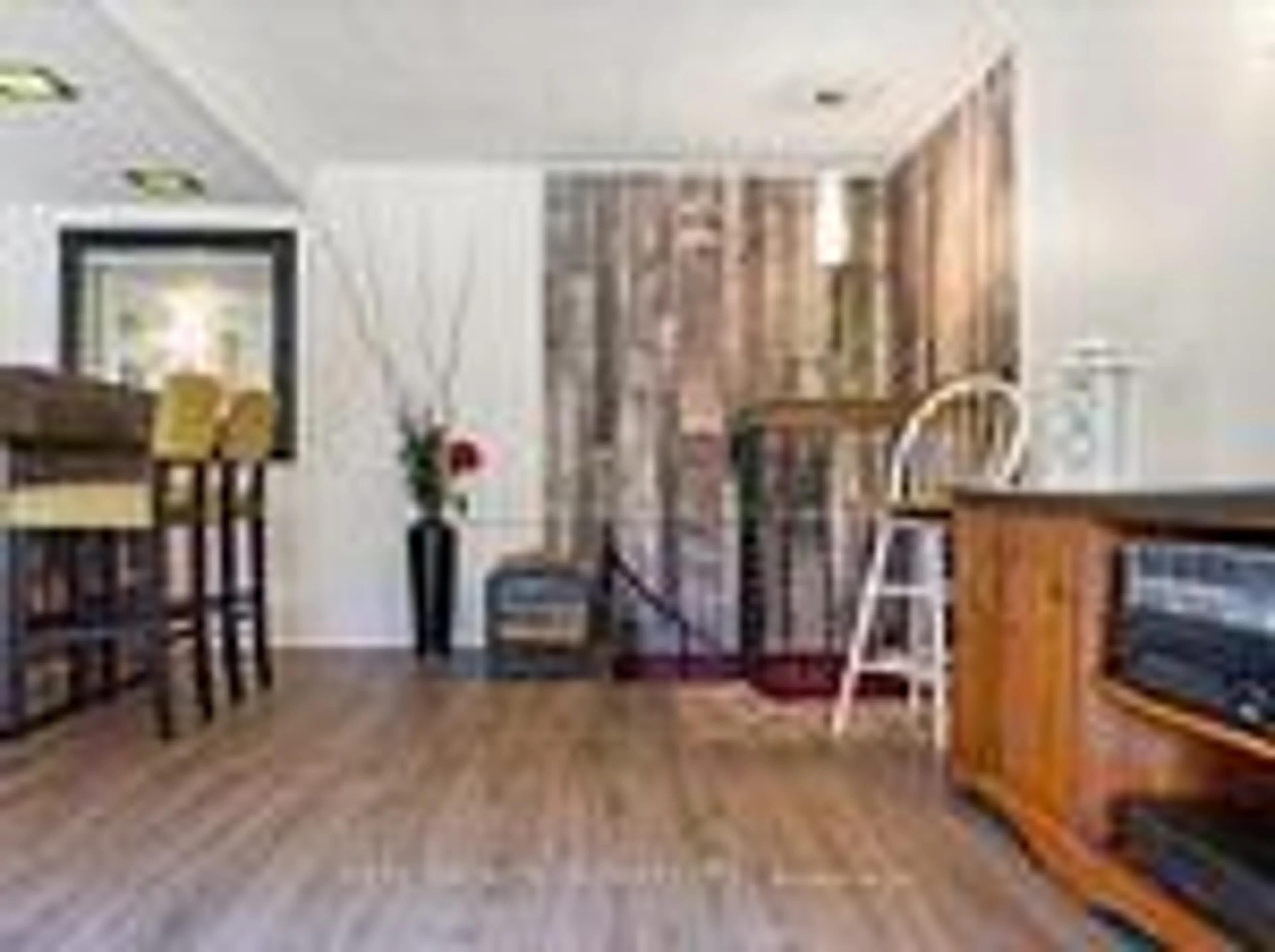 Indoor entryway for 931 Bayview Ave, Whitby Ontario L1N 1E2