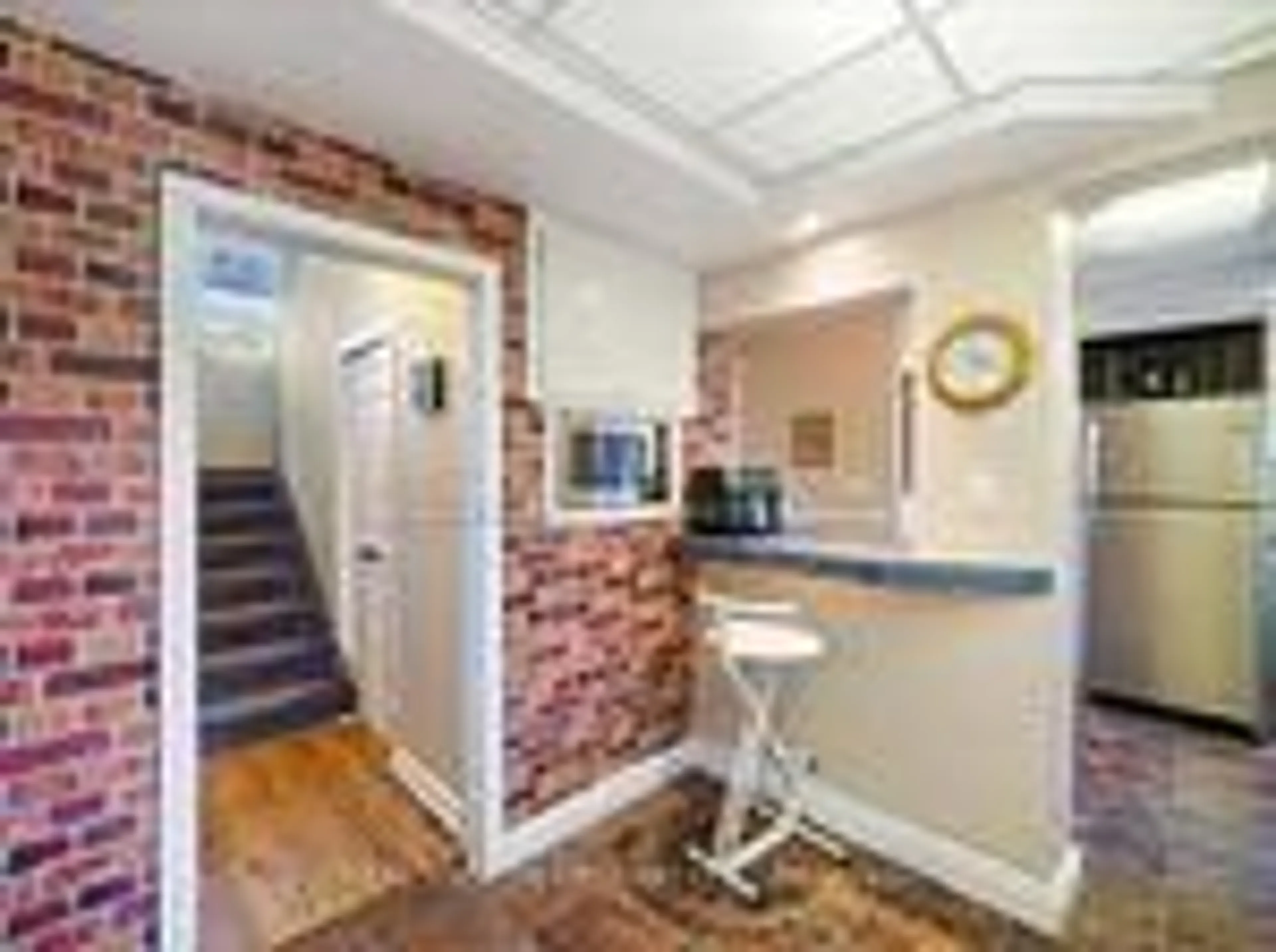 Indoor entryway for 931 Bayview Ave, Whitby Ontario L1N 1E2