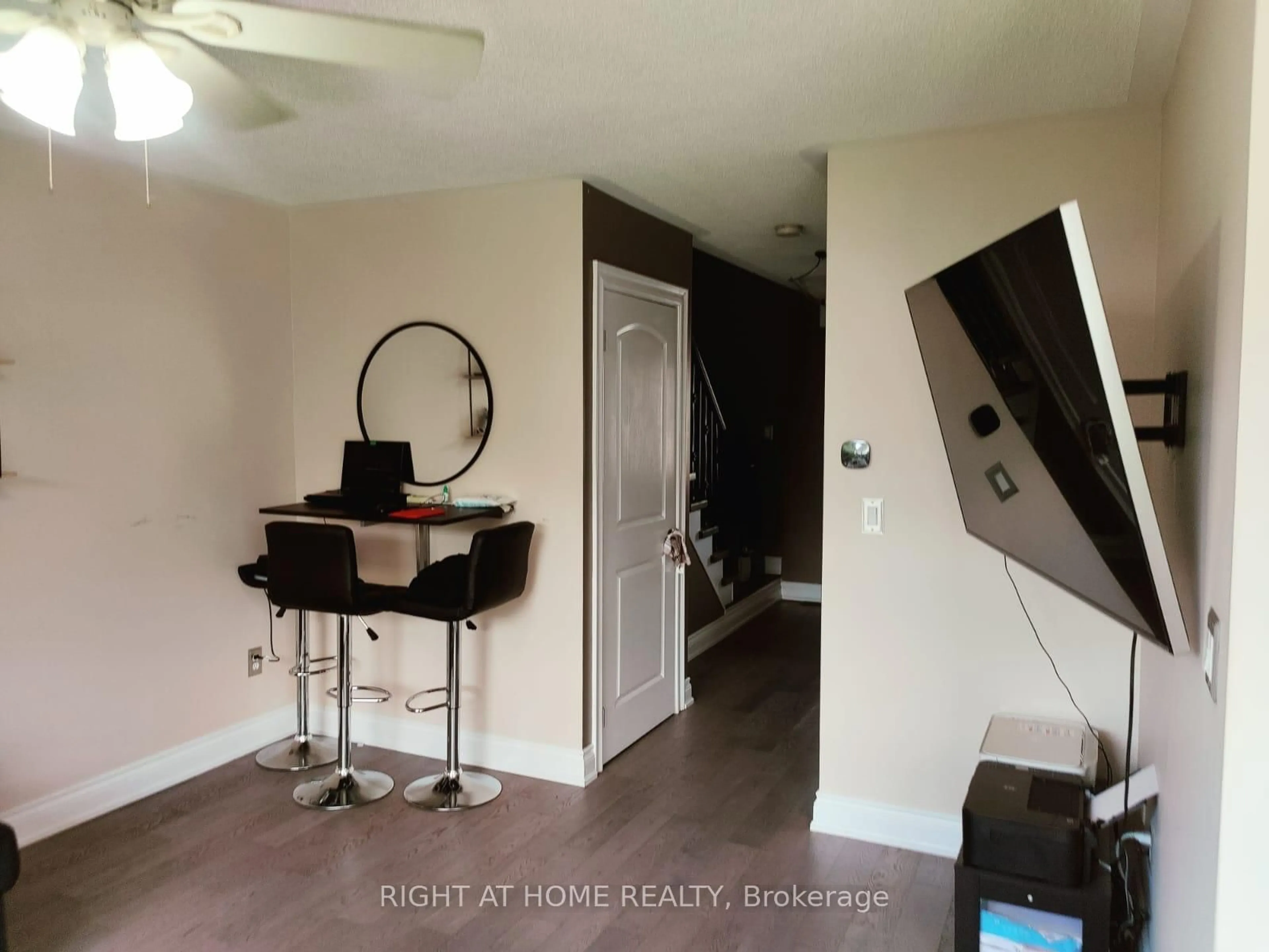 A pic of a room for 15 Allworth Cres, Clarington Ontario L1C 0B5