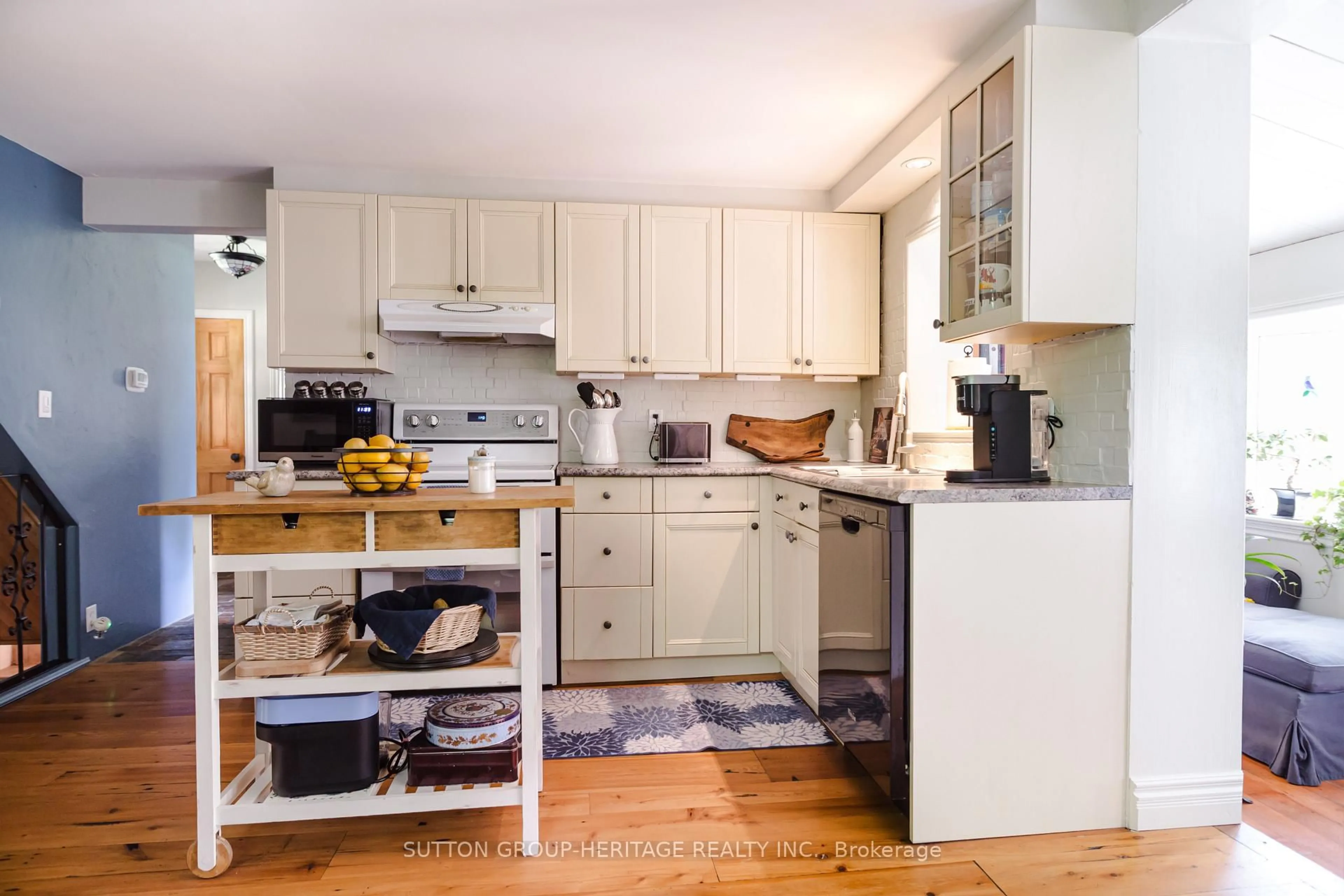 Standard kitchen, unknown for 3135 Concession 9 Rd, Pickering Ontario L0B 1A0