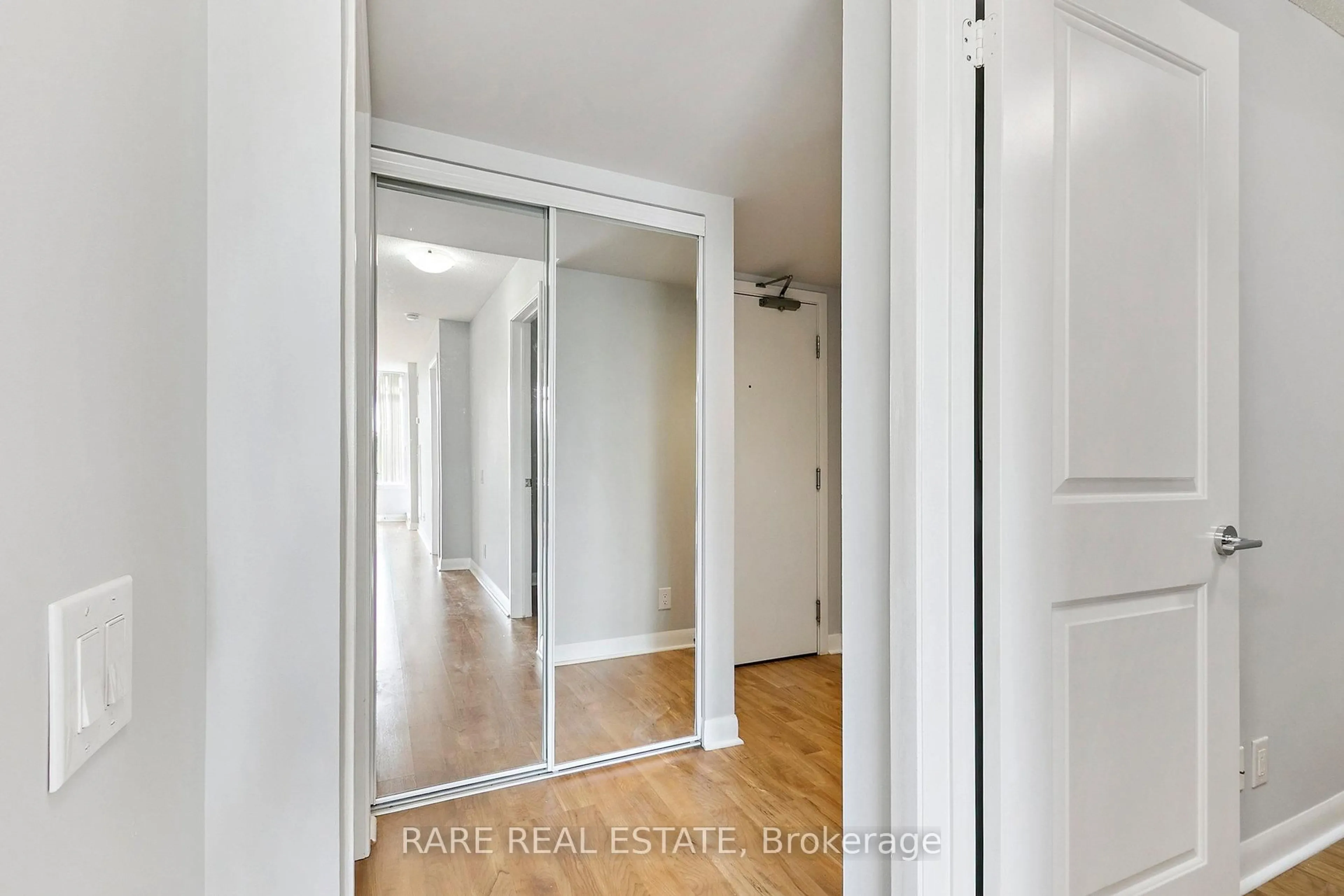 Indoor entryway for 190 Borough Dr #906, Toronto Ontario M1P 0B6