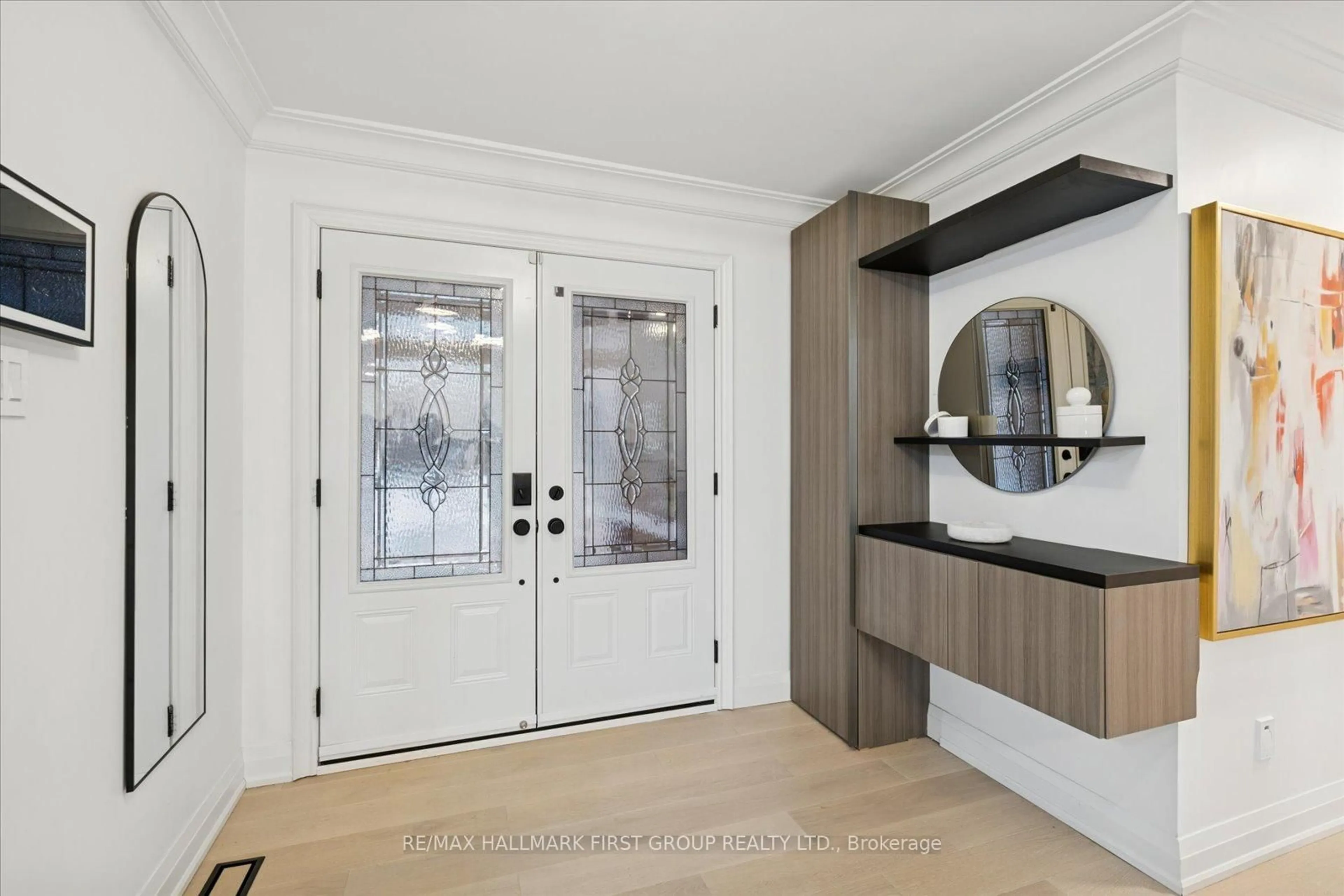 Indoor entryway for 40 Cluett Dr, Ajax Ontario L1S 7C4