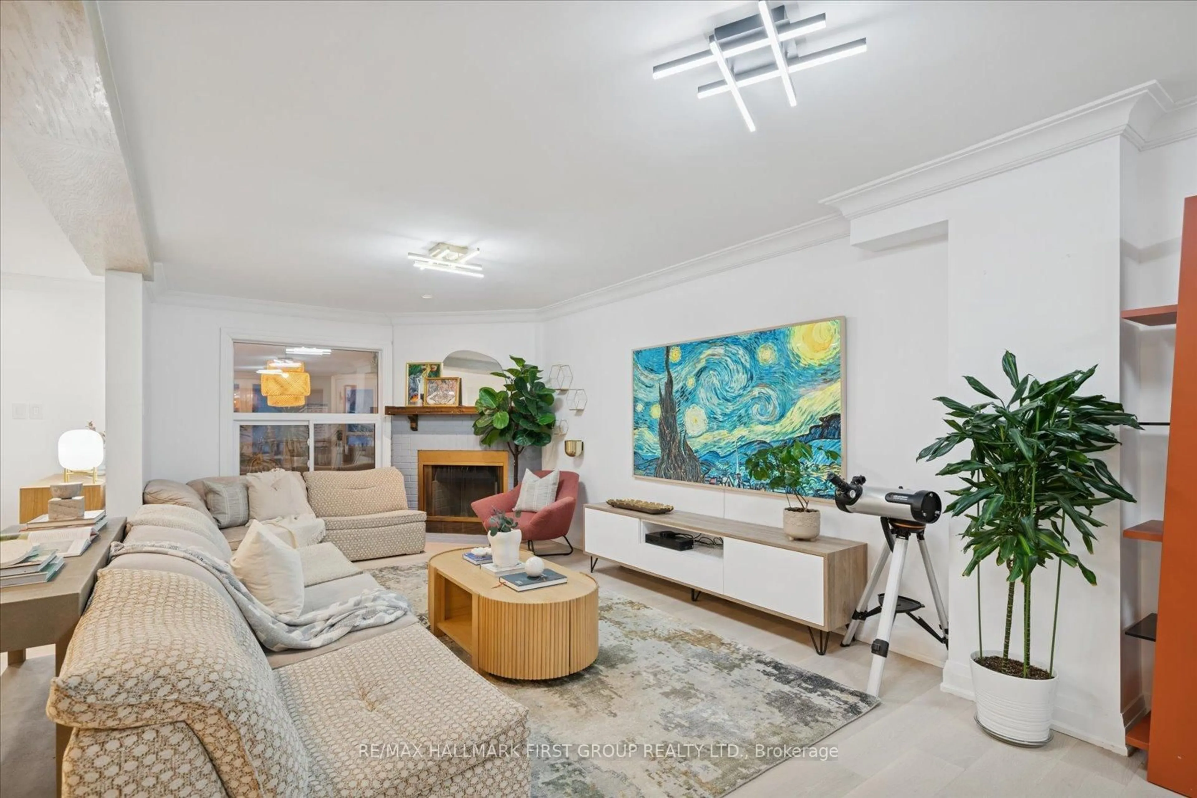 Living room with furniture, unknown for 40 Cluett Dr, Ajax Ontario L1S 7C4