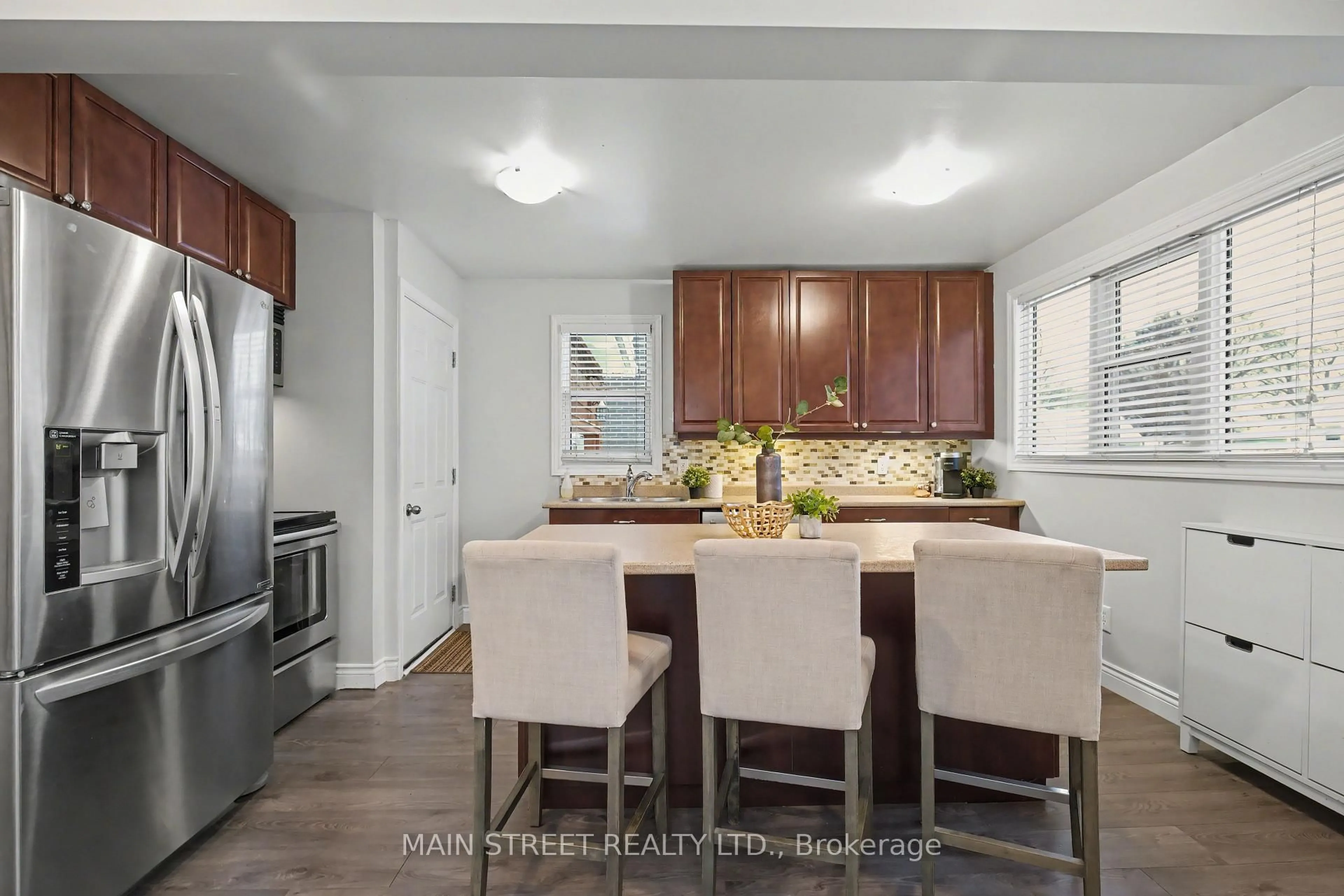 Open concept kitchen, unknown for 203 Gibbons St, Oshawa Ontario L1J 4Y1