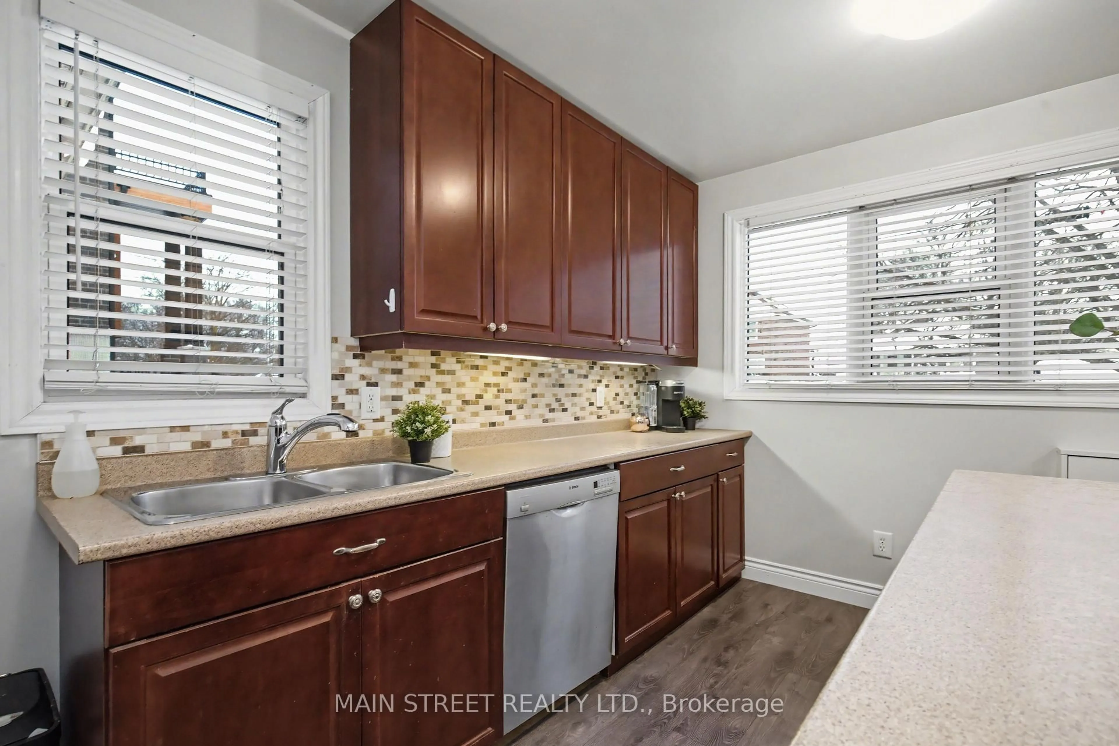 Standard kitchen, unknown for 203 Gibbons St, Oshawa Ontario L1J 4Y1