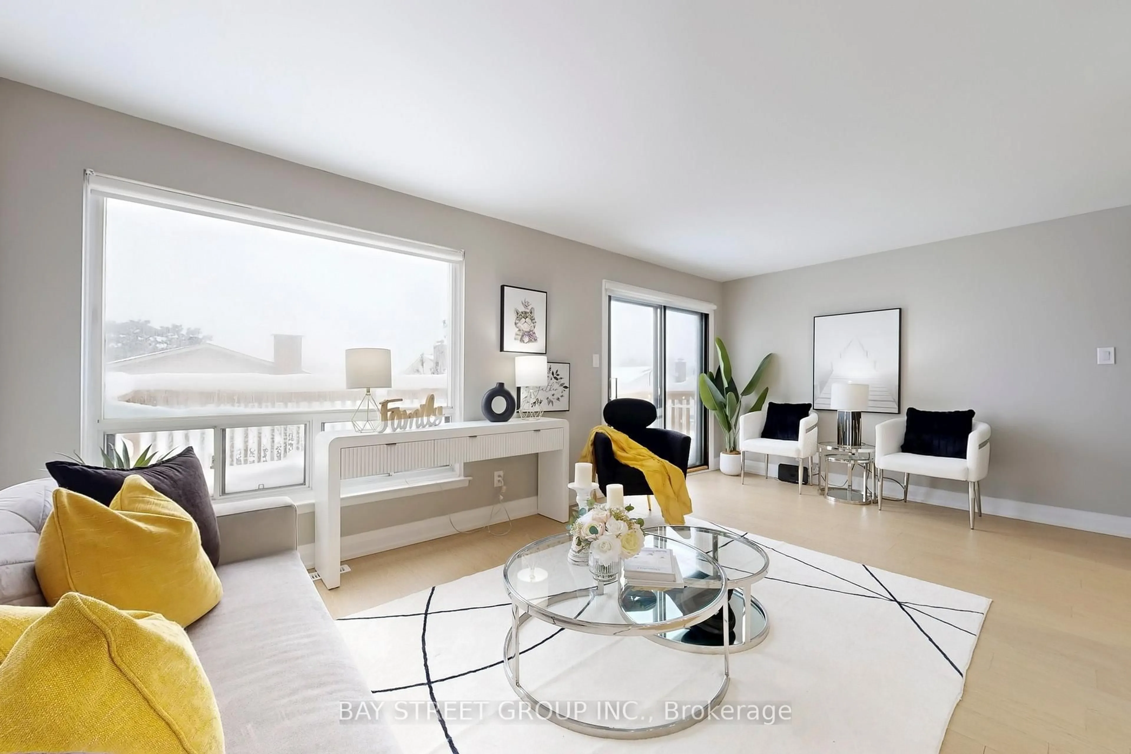 Living room with furniture, unknown for 17 Newdawn Cres, Toronto Ontario M1V 1J8