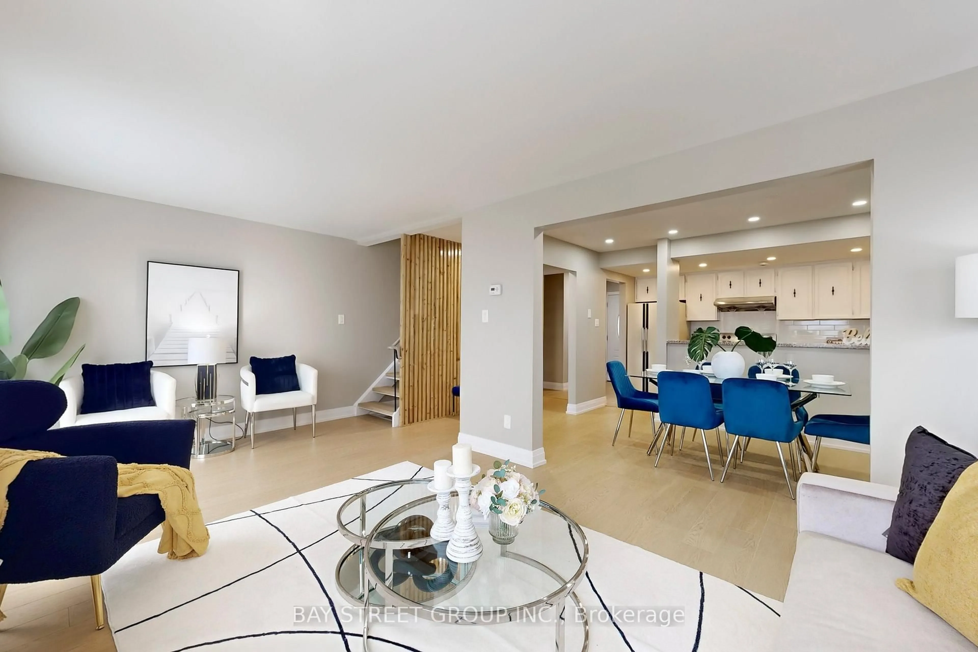 Living room with furniture, unknown for 17 Newdawn Cres, Toronto Ontario M1V 1J8